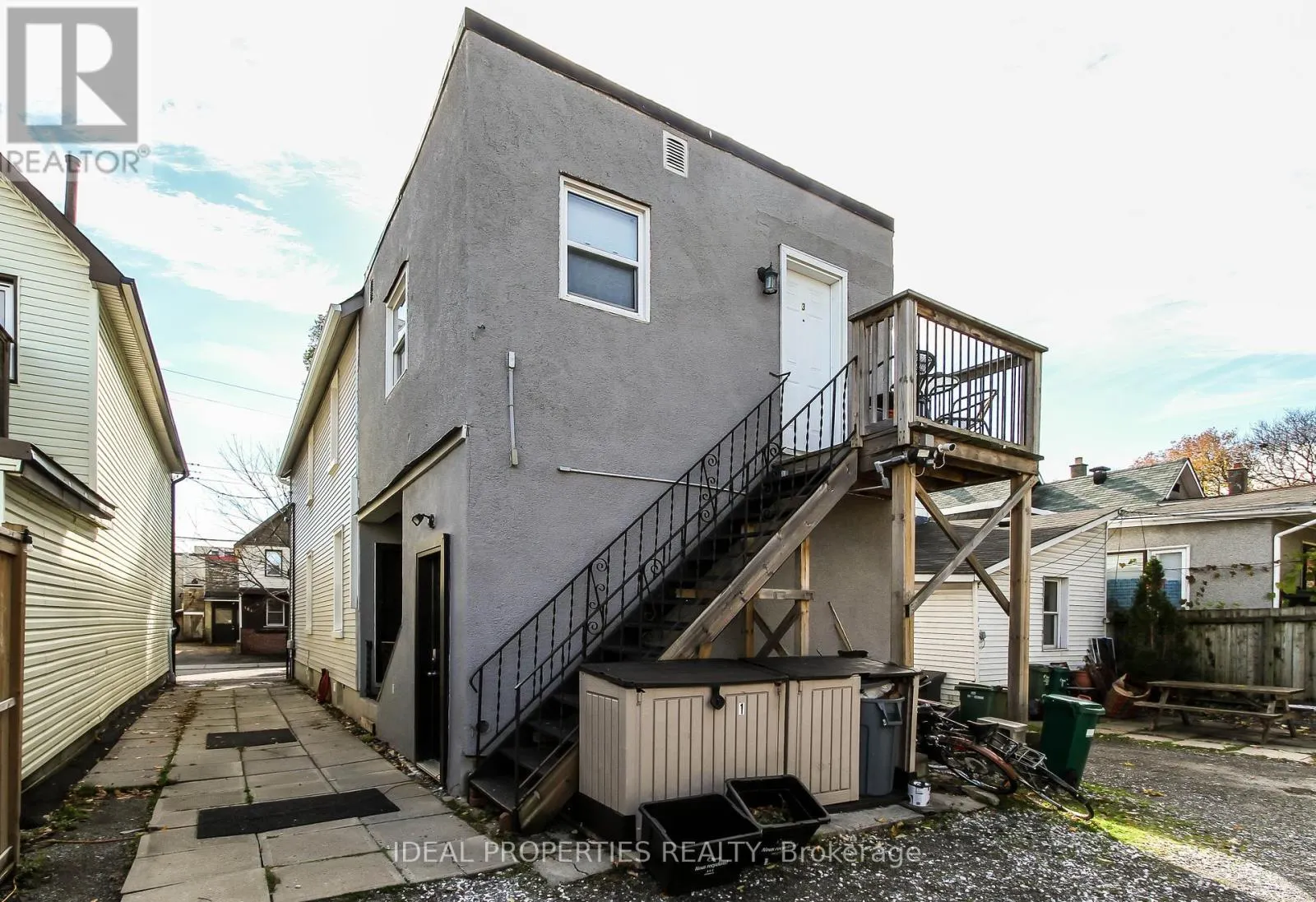 2 - 185 LOUISA STREET