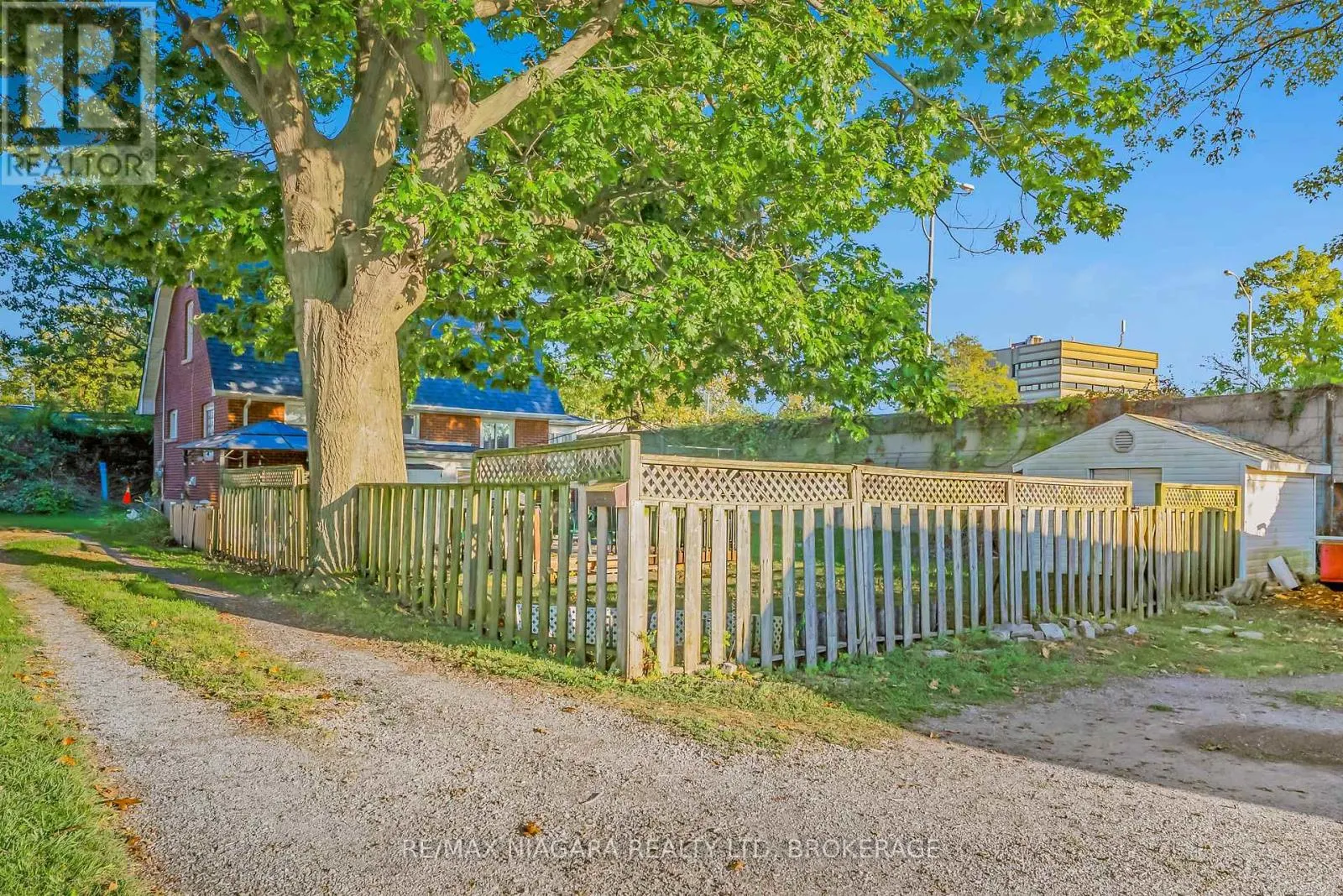 5365 PORTAGE ROAD