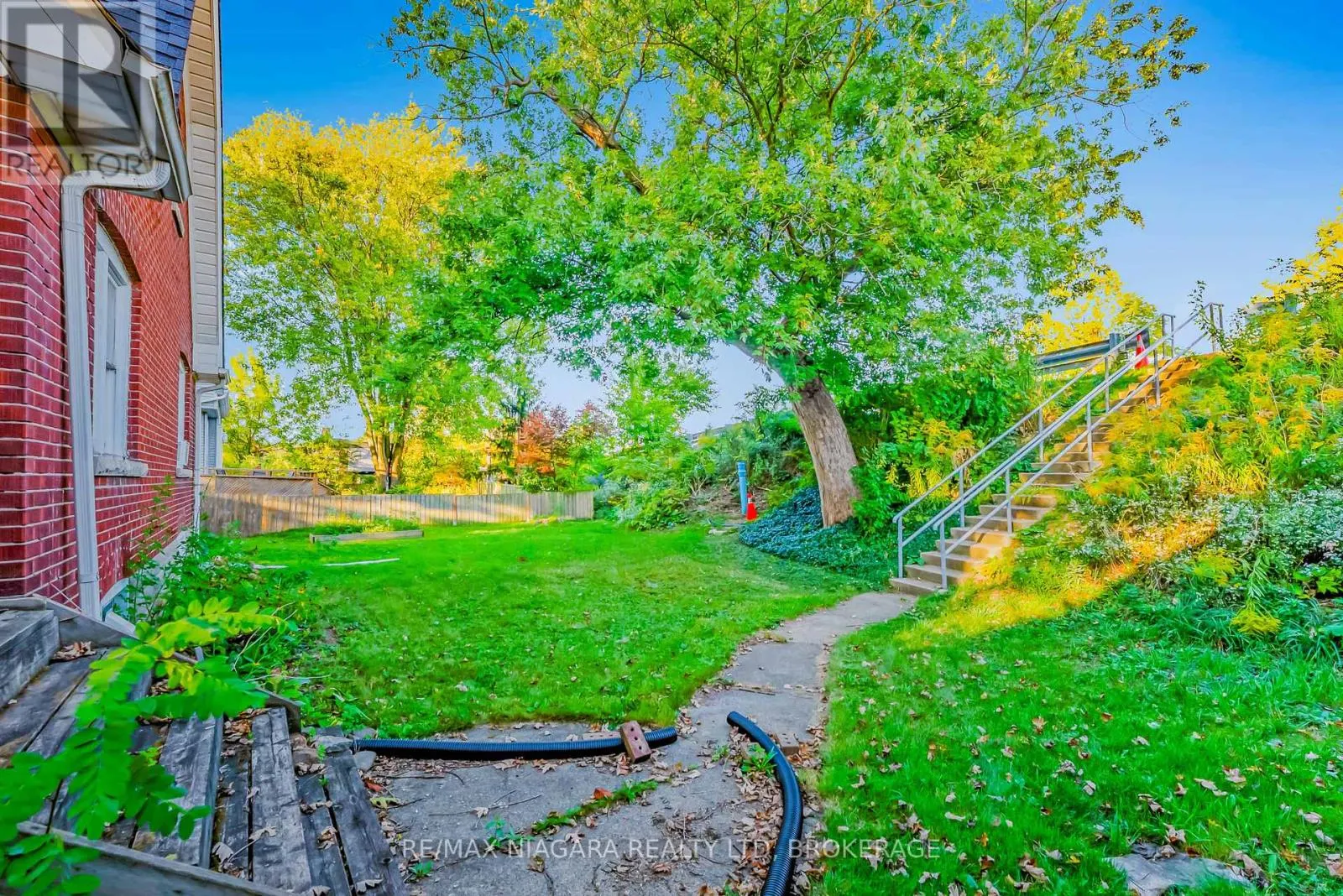 5365 PORTAGE ROAD