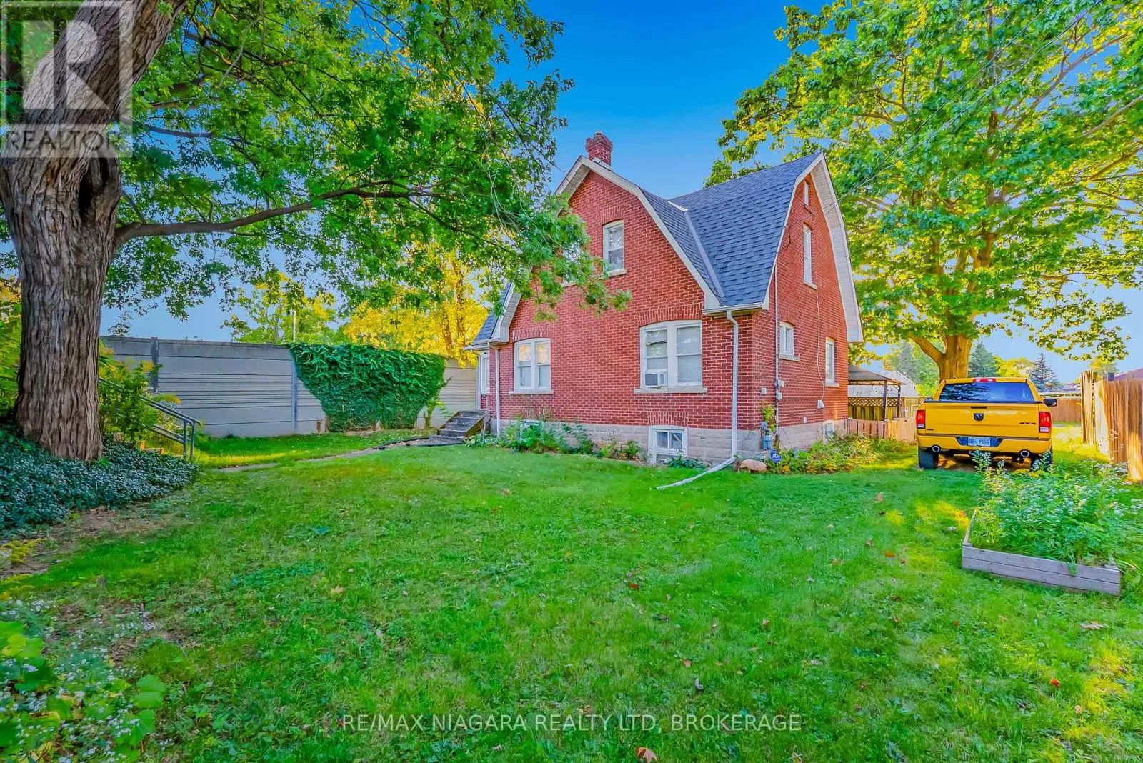 5365 PORTAGE ROAD
