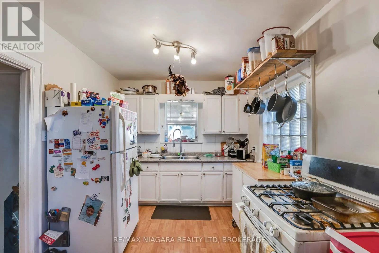 5365 PORTAGE ROAD