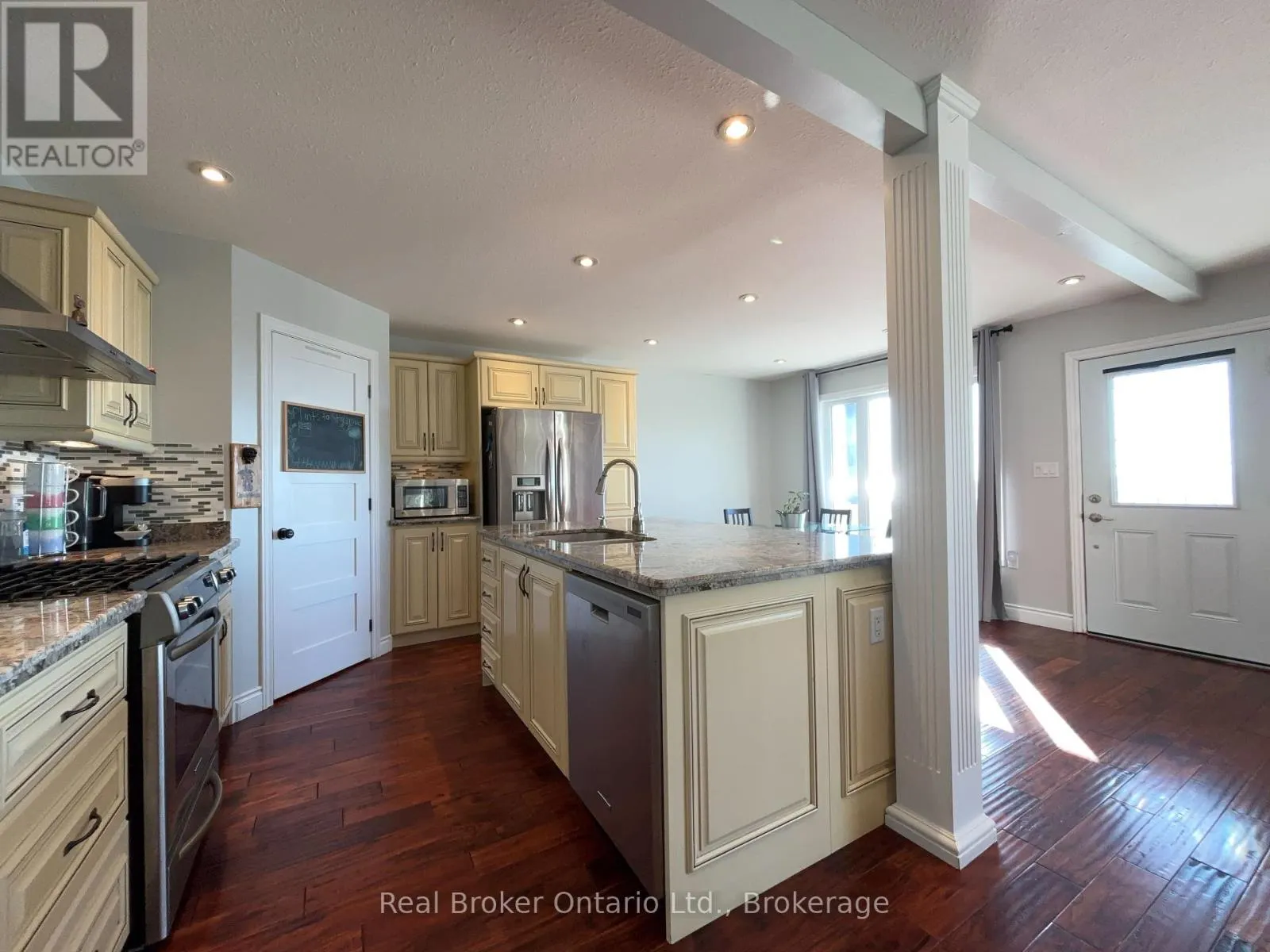 2801 NORTH SHORE DRIVE