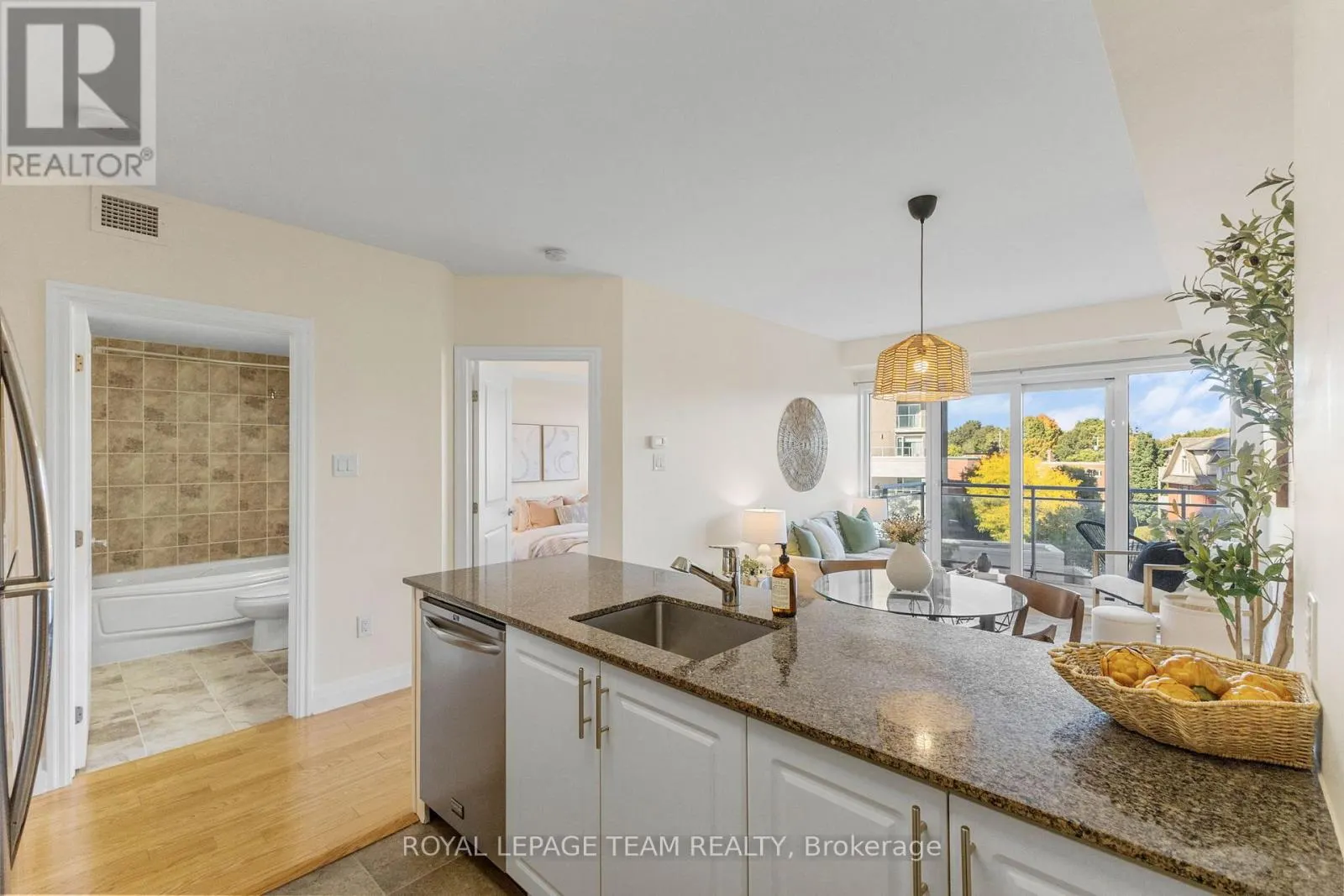 306 - 90 LANDRY STREET