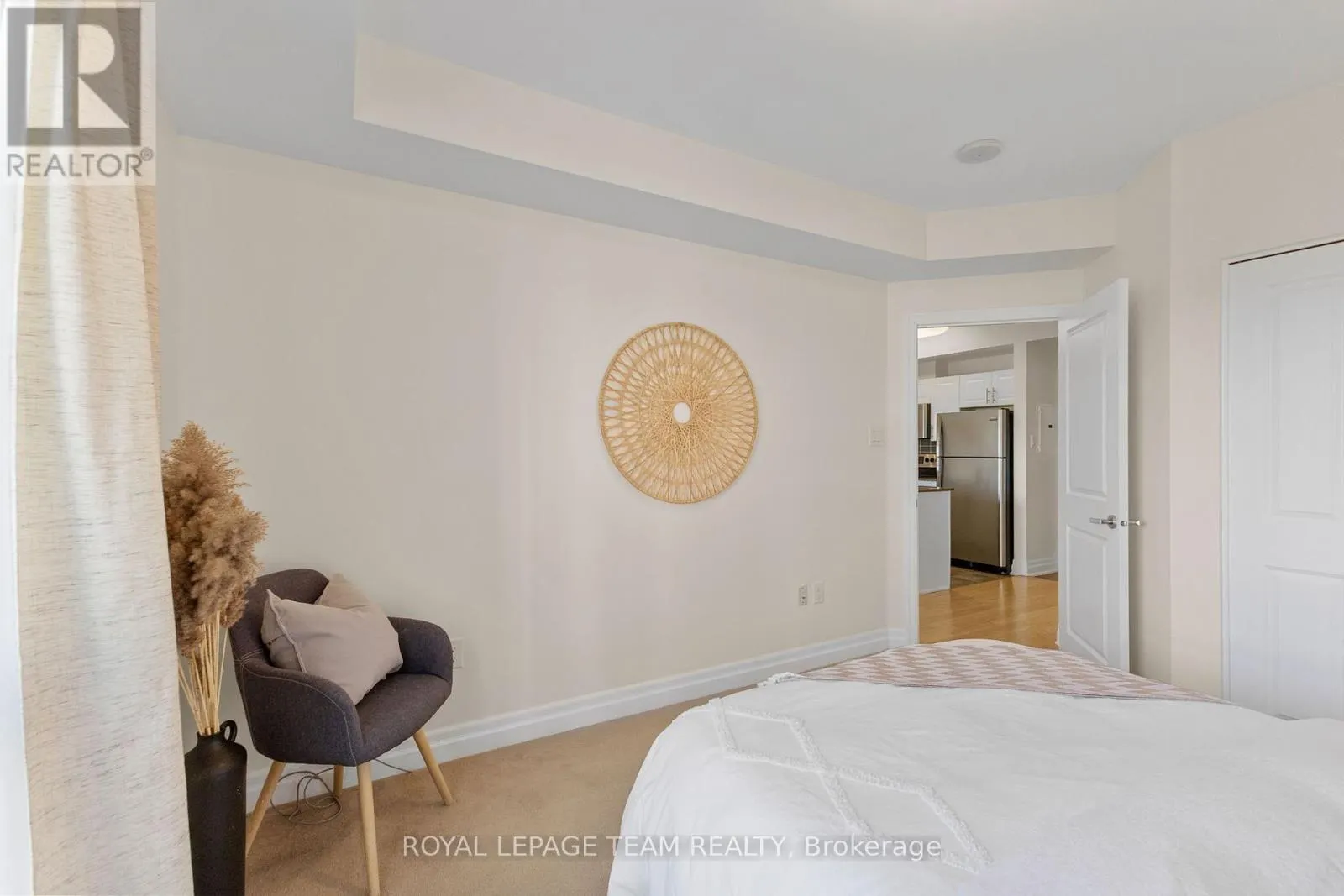 306 - 90 LANDRY STREET