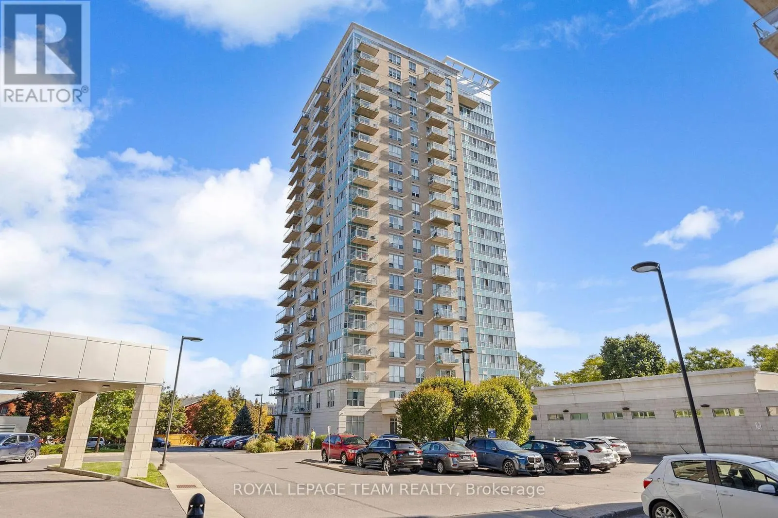 306 - 90 LANDRY STREET