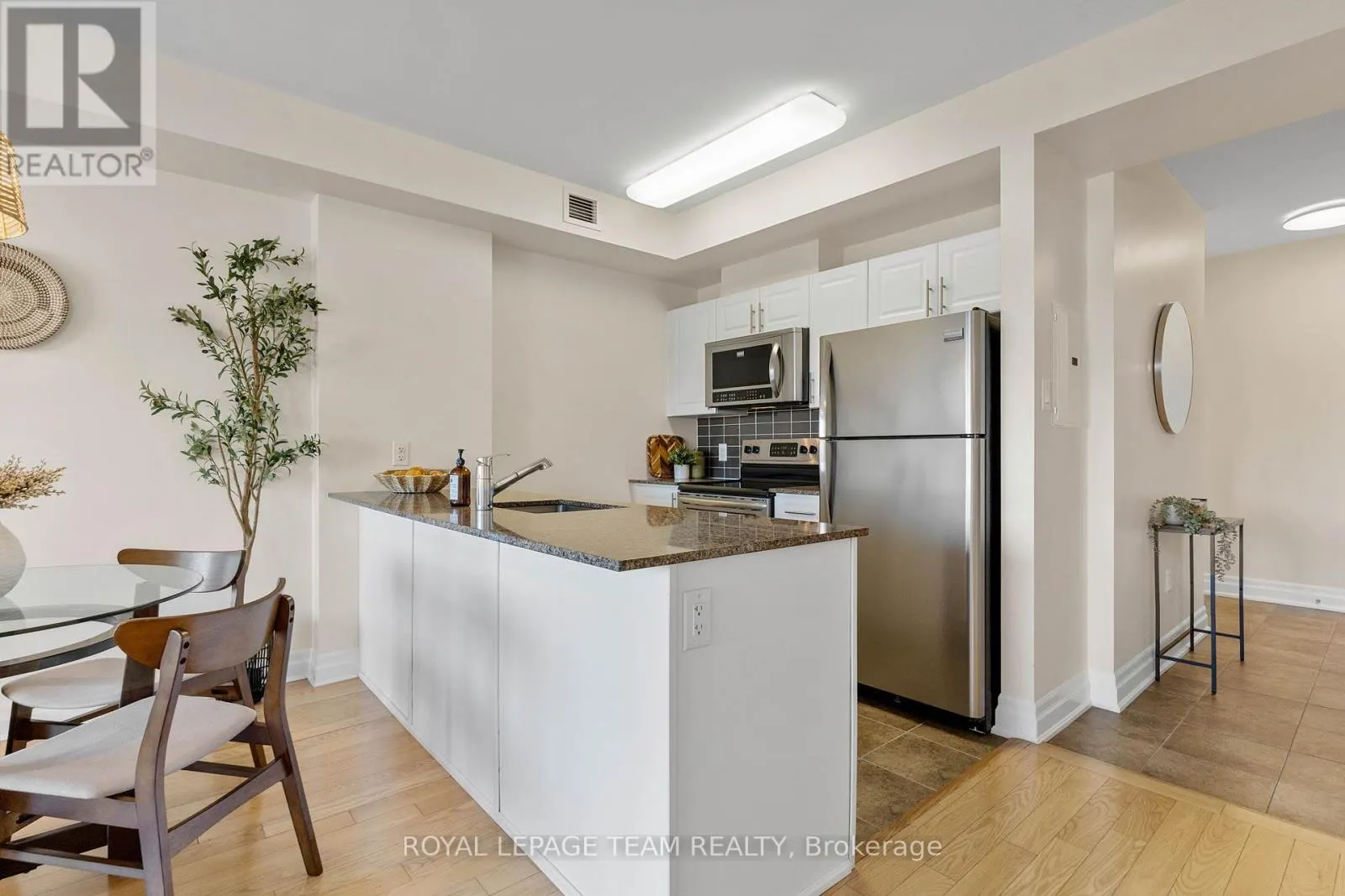 306 - 90 LANDRY STREET