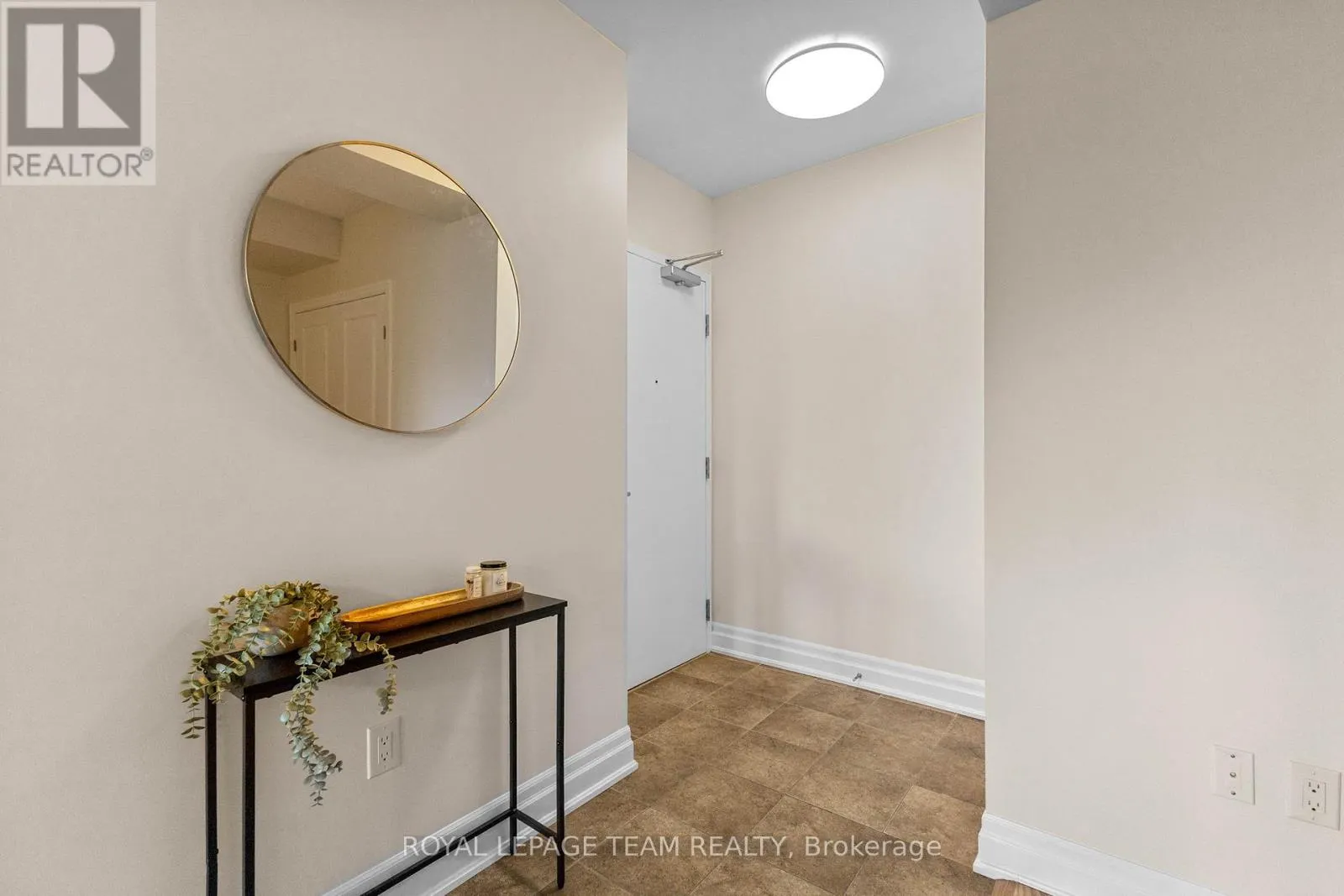 306 - 90 LANDRY STREET