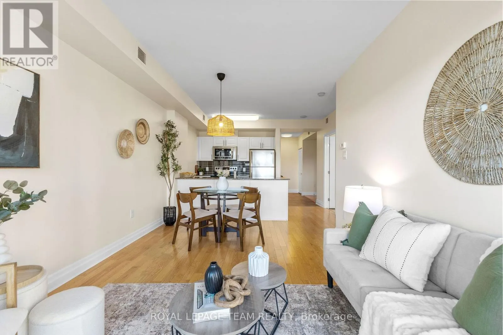 306 - 90 LANDRY STREET