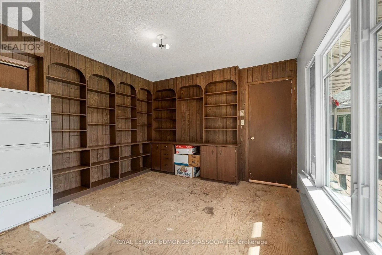 1227 BURNS DRIVE