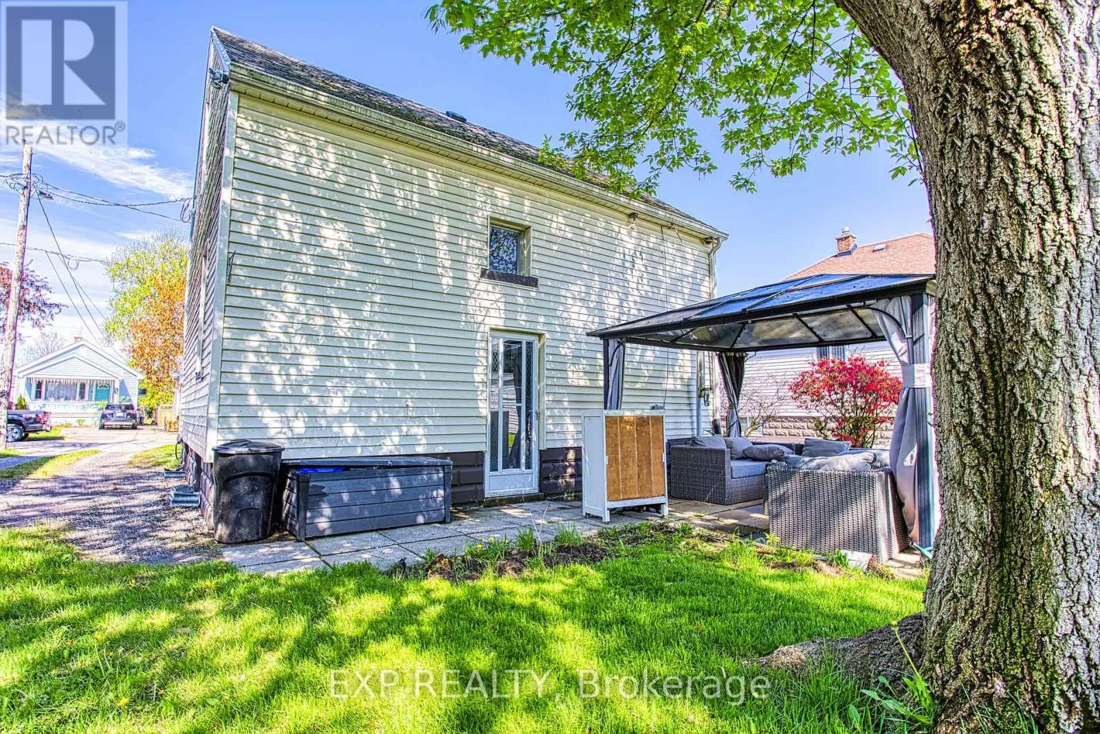 276 MCALPINE AVENUE S