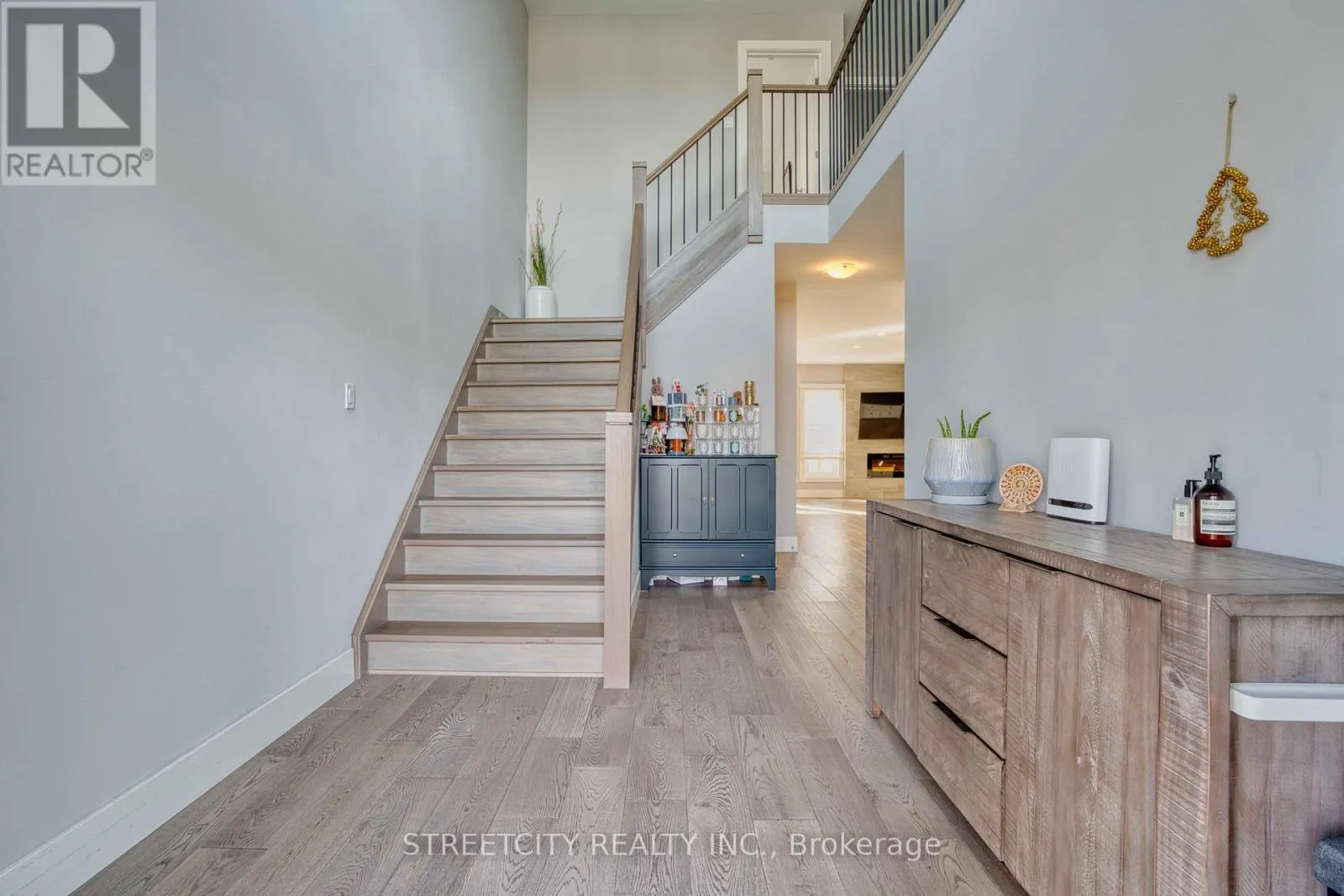 2167 WATEROAK DRIVE