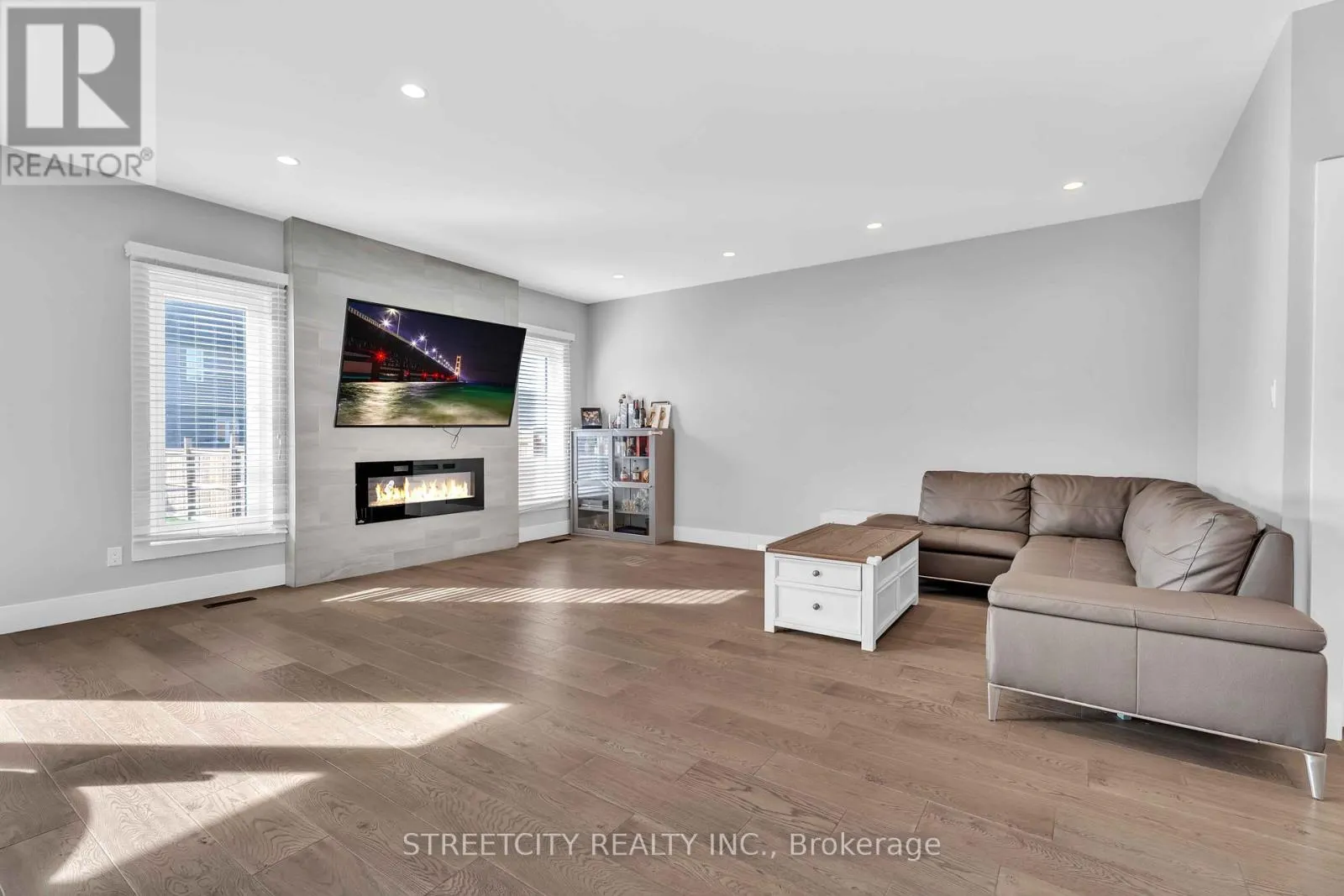 2167 WATEROAK DRIVE