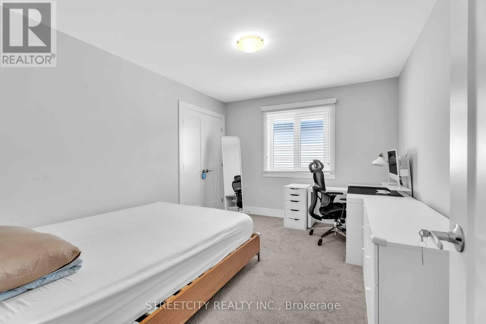 2167 WATEROAK DRIVE