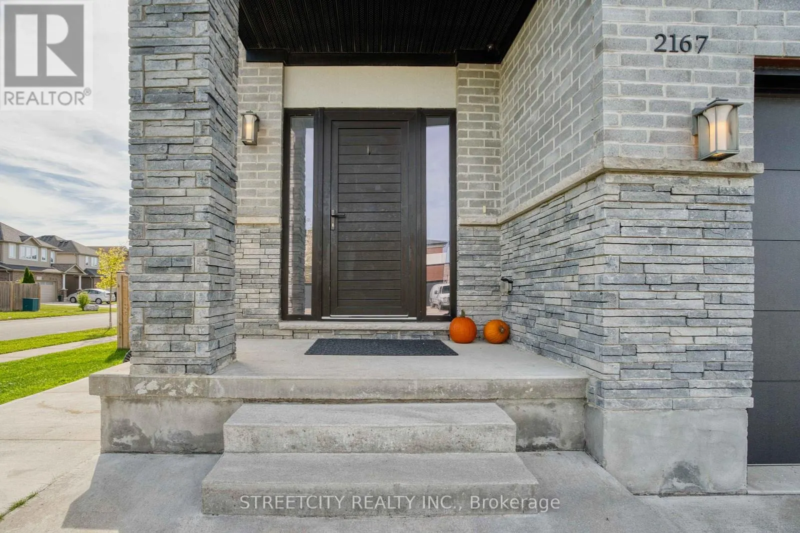 2167 WATEROAK DRIVE