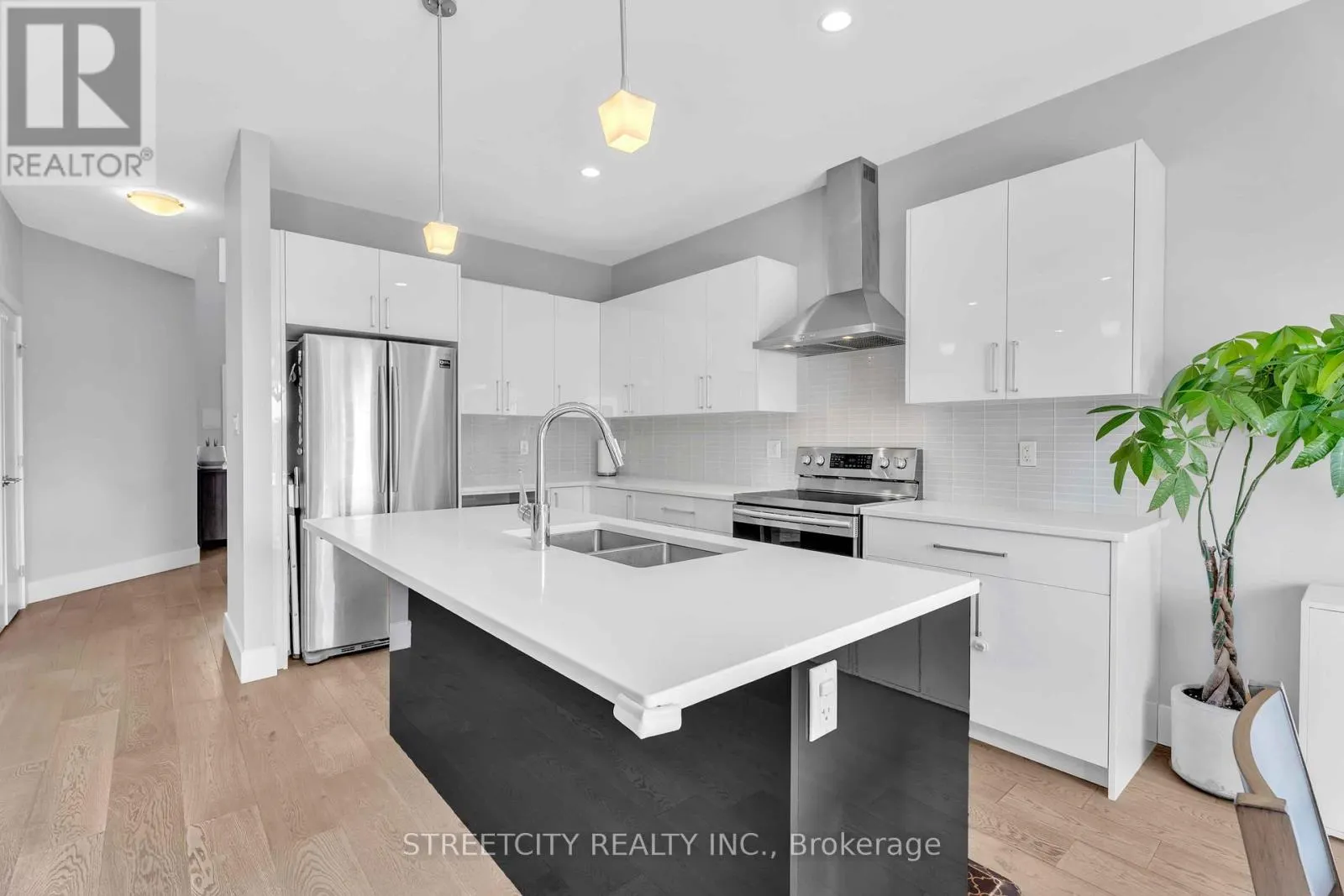 2167 WATEROAK DRIVE
