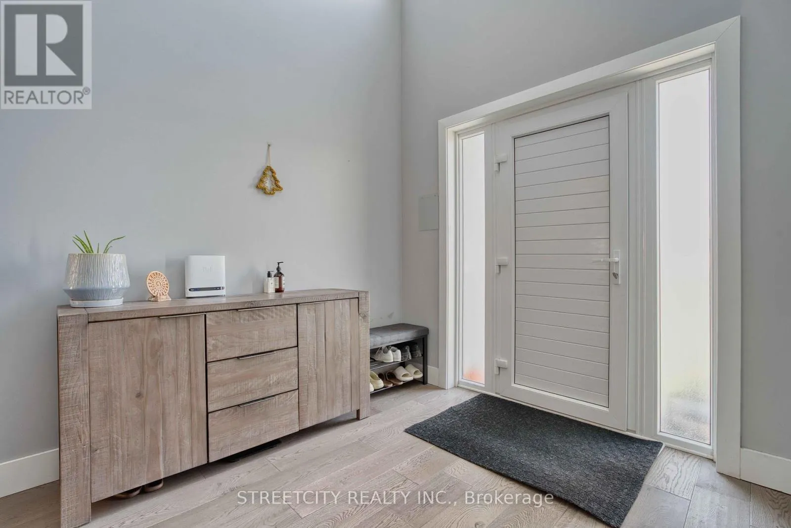 2167 WATEROAK DRIVE