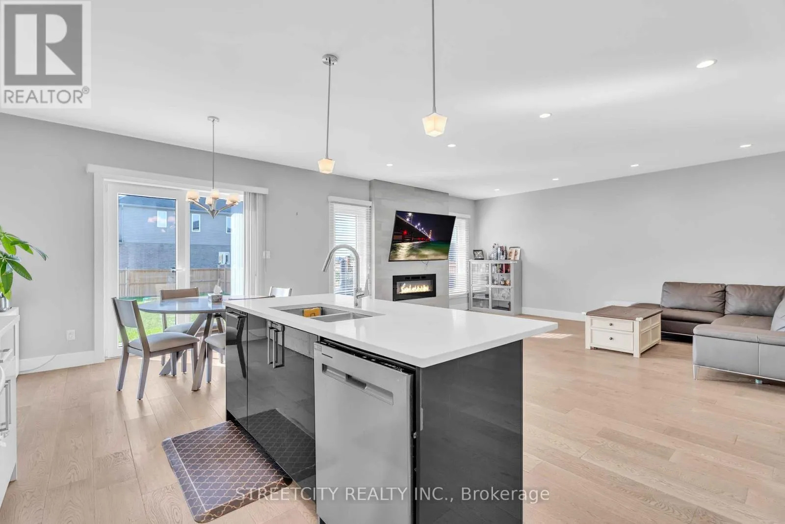2167 WATEROAK DRIVE