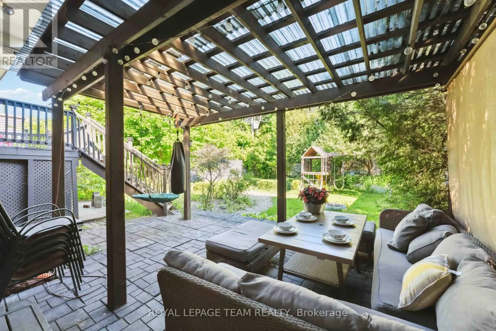 2353 GEORGINA DRIVE