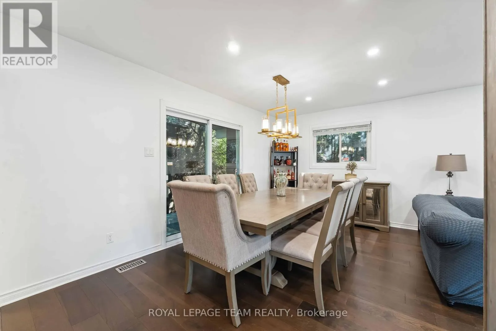 2353 GEORGINA DRIVE