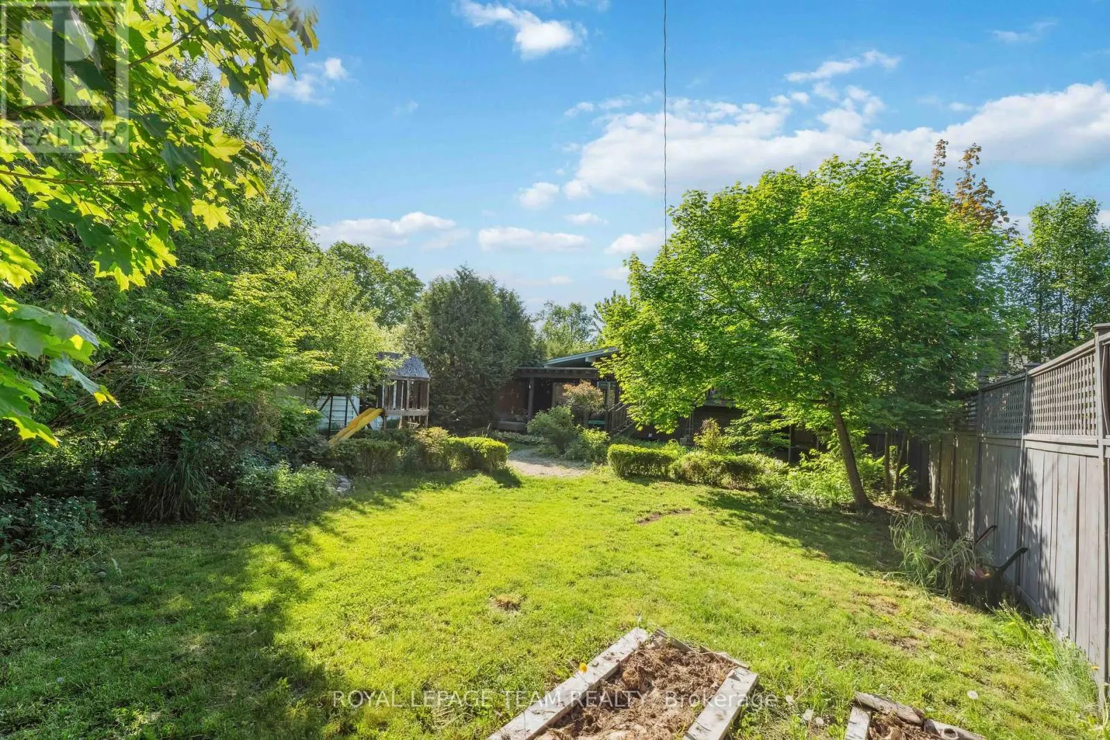 2353 GEORGINA DRIVE