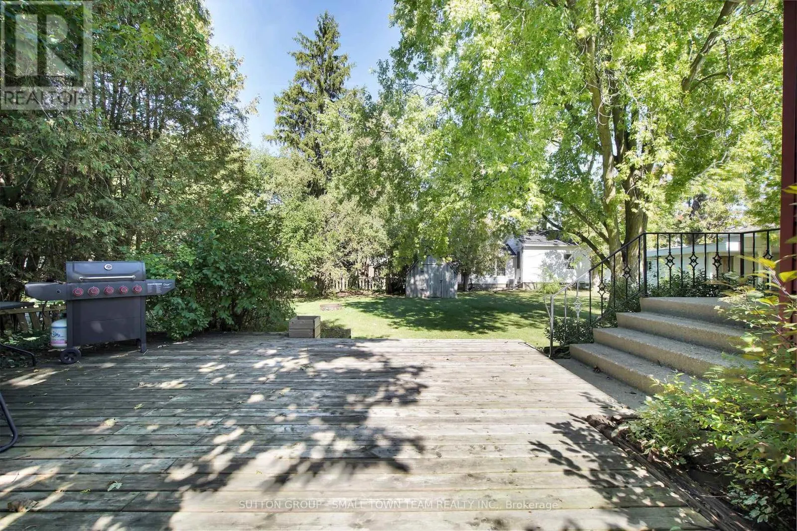 50 HURON STREET W