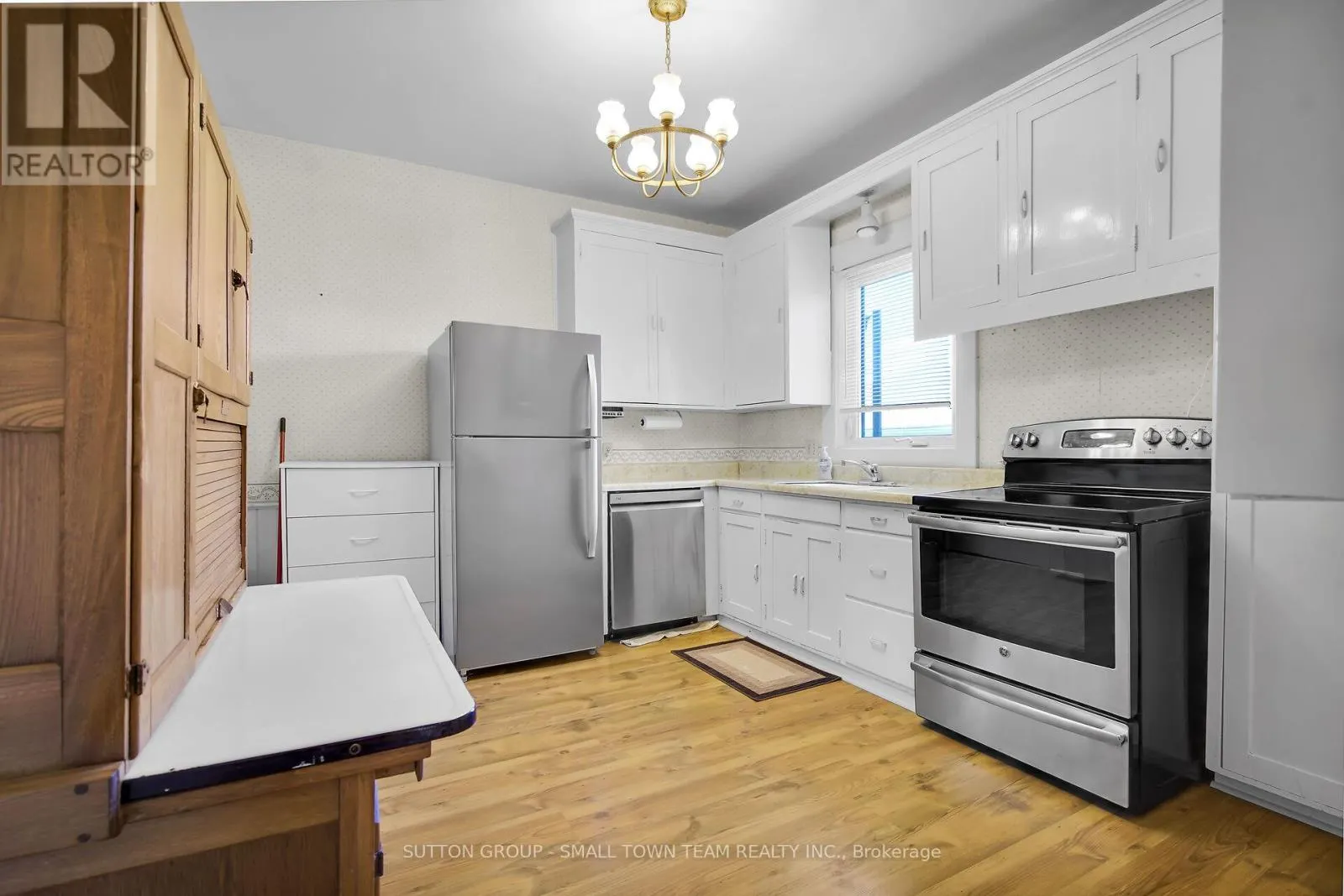 50 HURON STREET W