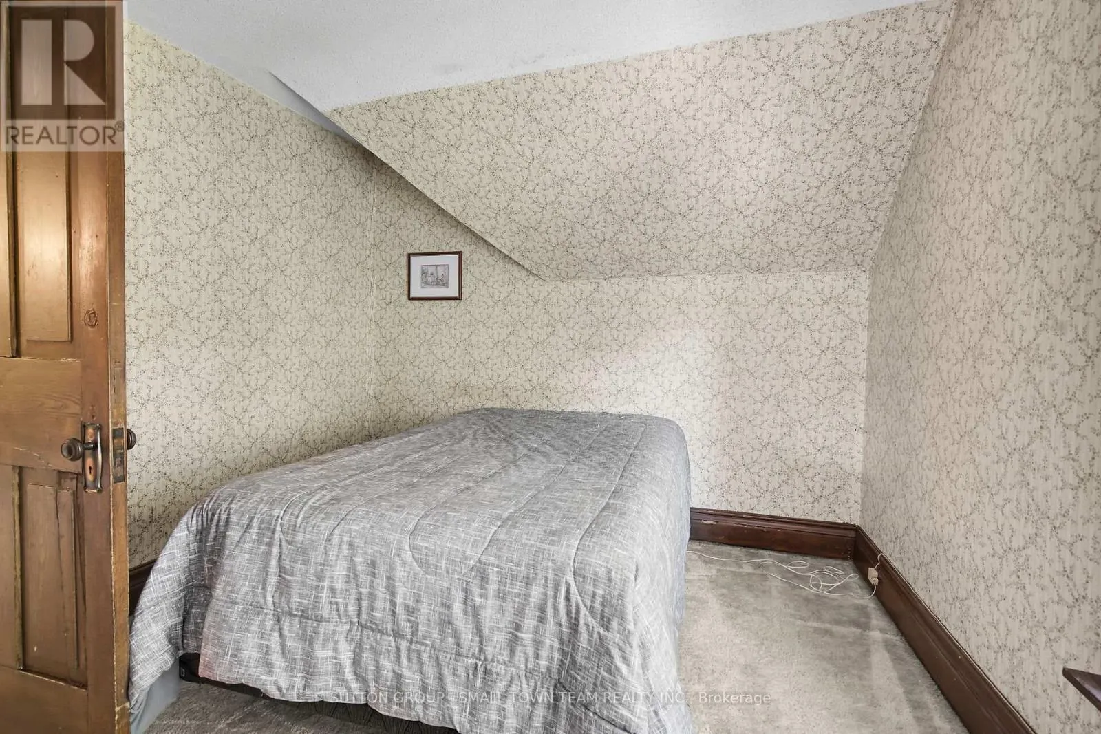 50 HURON STREET W