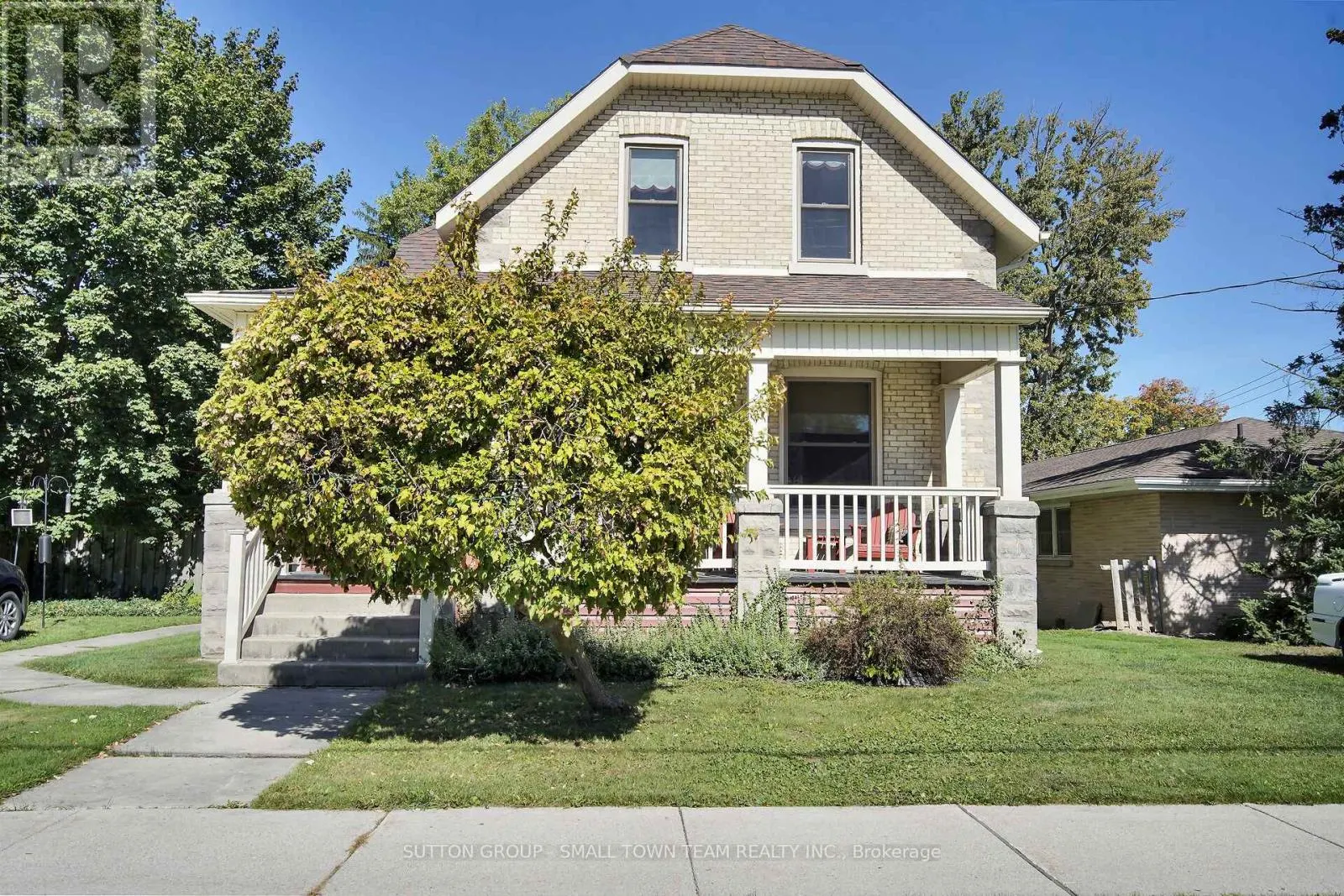 50 HURON STREET W