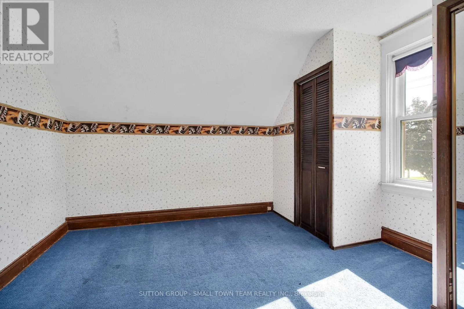 50 HURON STREET W