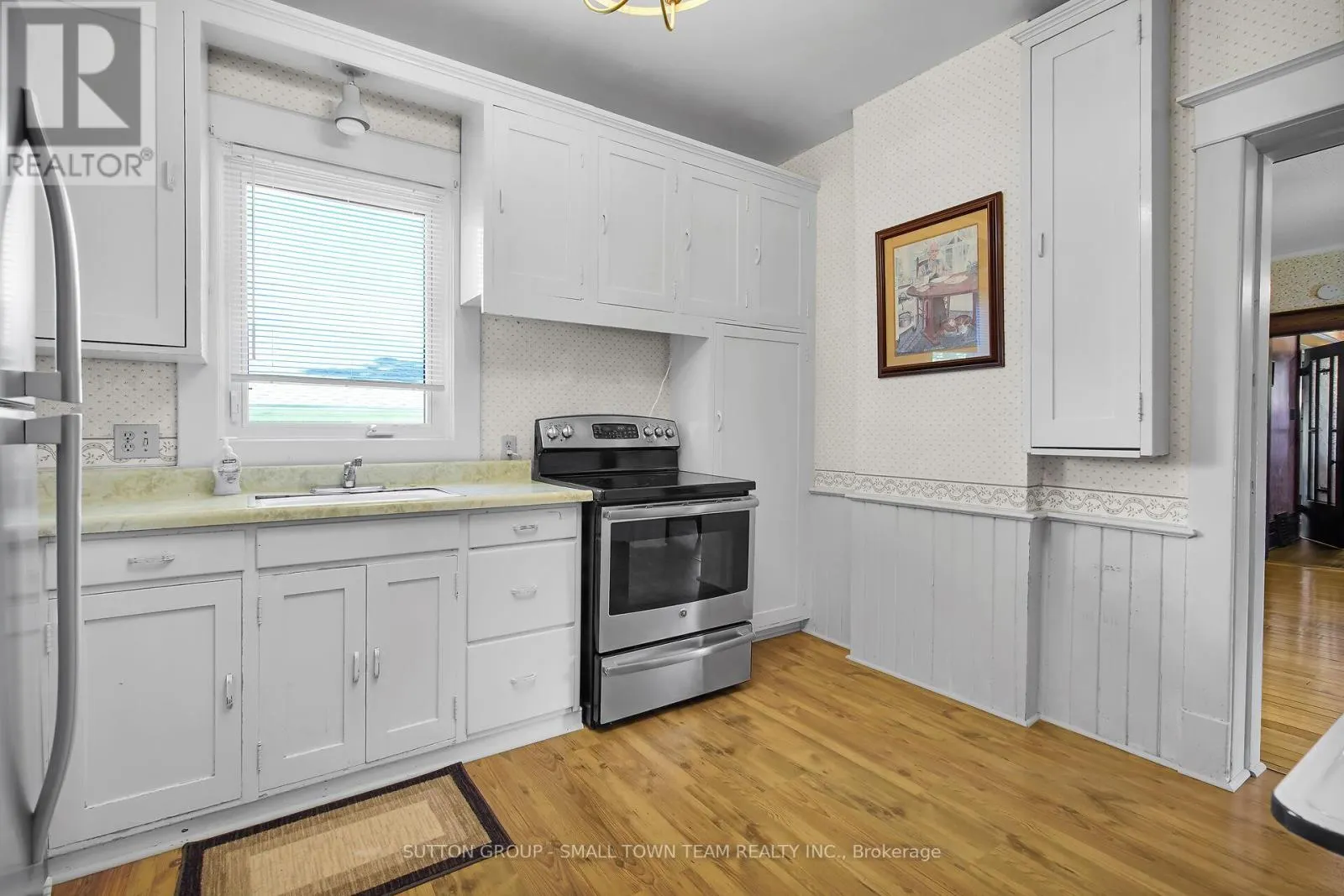 50 HURON STREET W