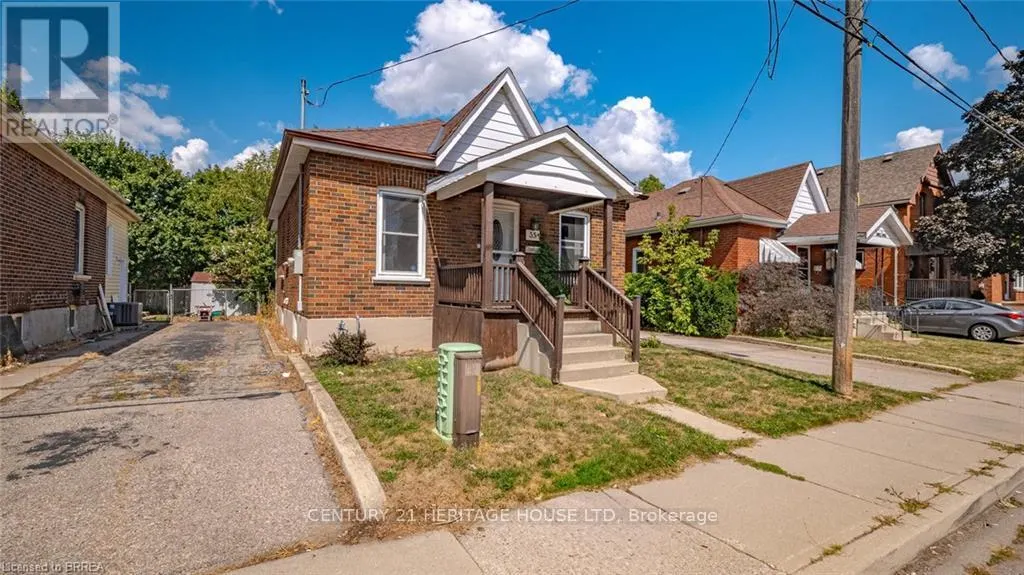 35 SALISBURY AVENUE