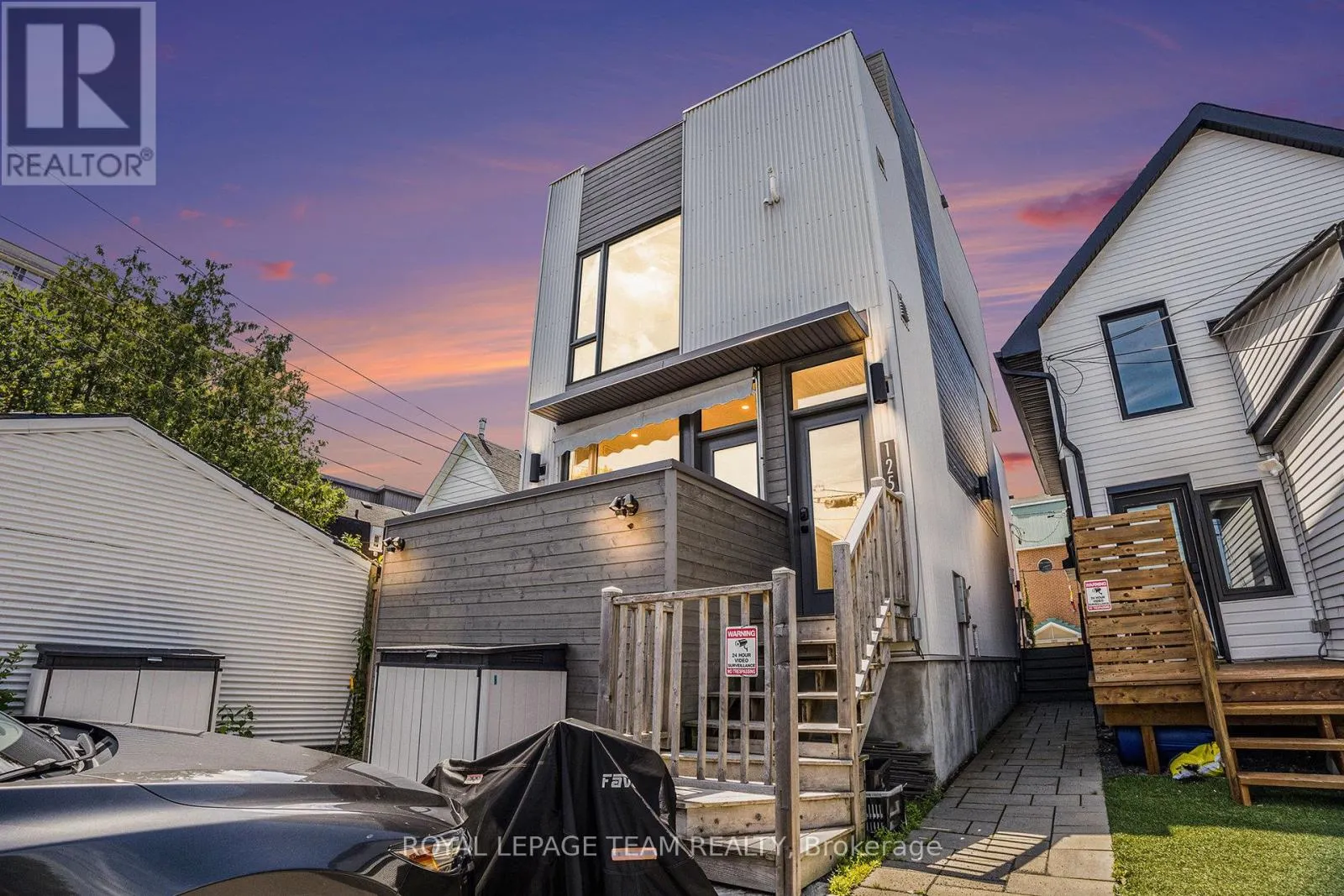 125 CARRUTHERS AVENUE