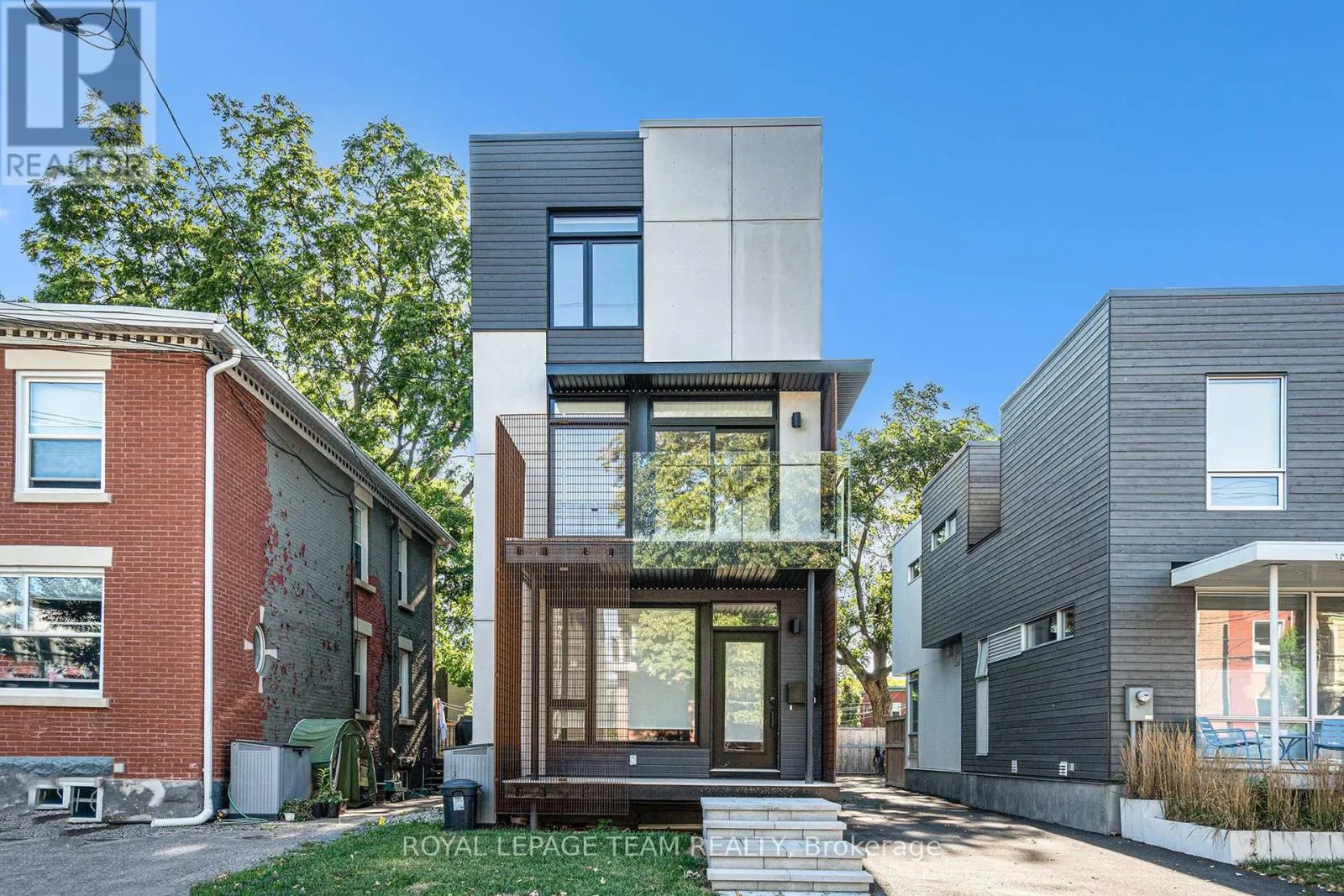 B - 90 HAMILTON AVENUE N