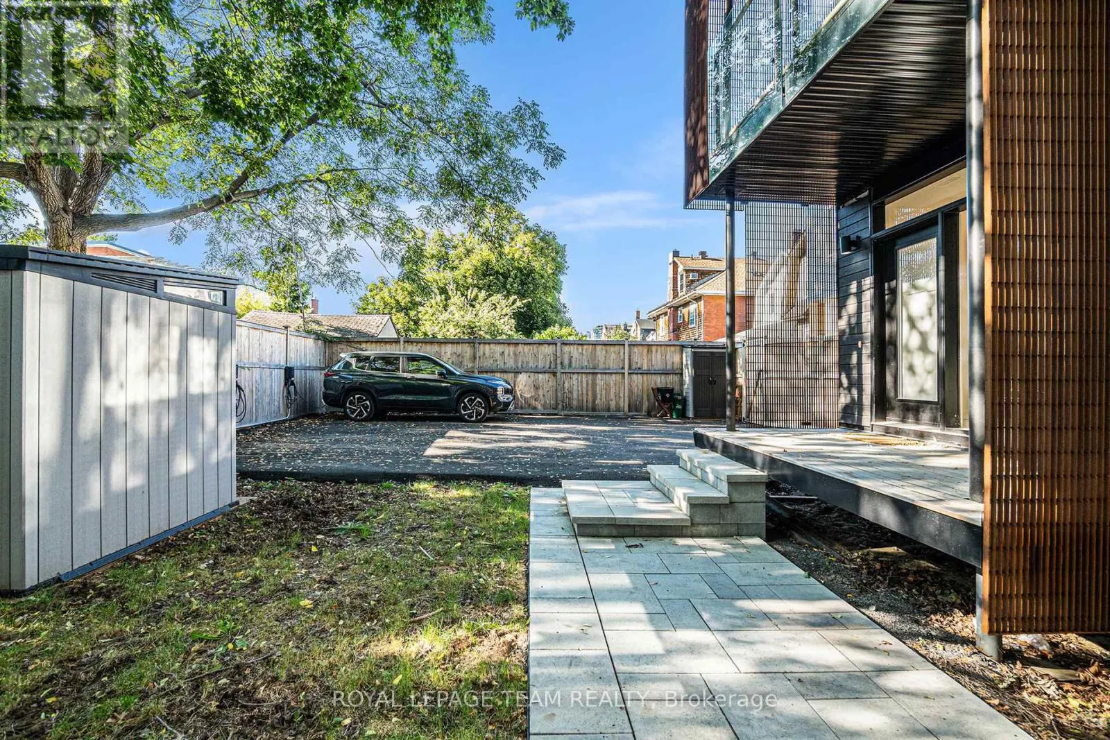 B - 90 HAMILTON AVENUE N