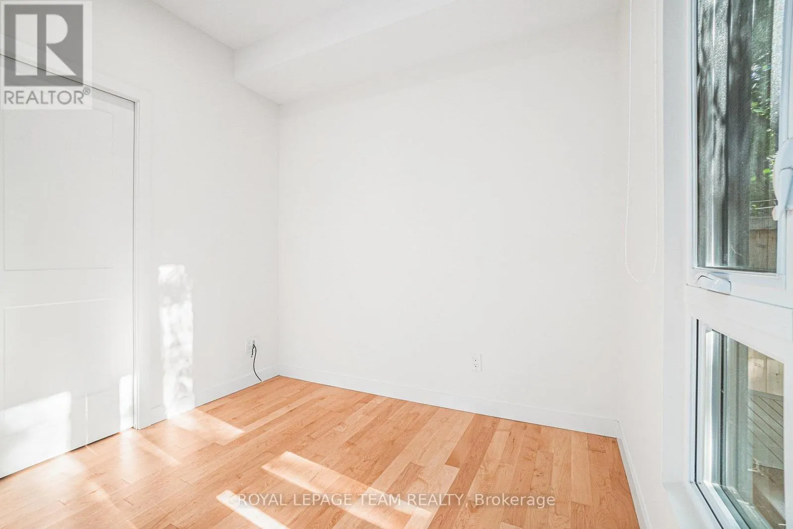B - 90 HAMILTON AVENUE N