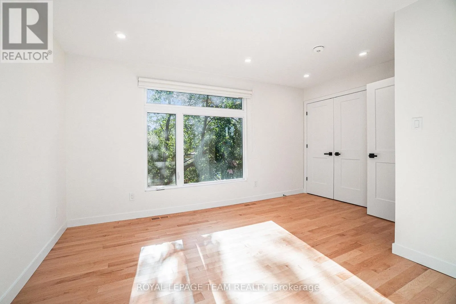 B - 90 HAMILTON AVENUE N