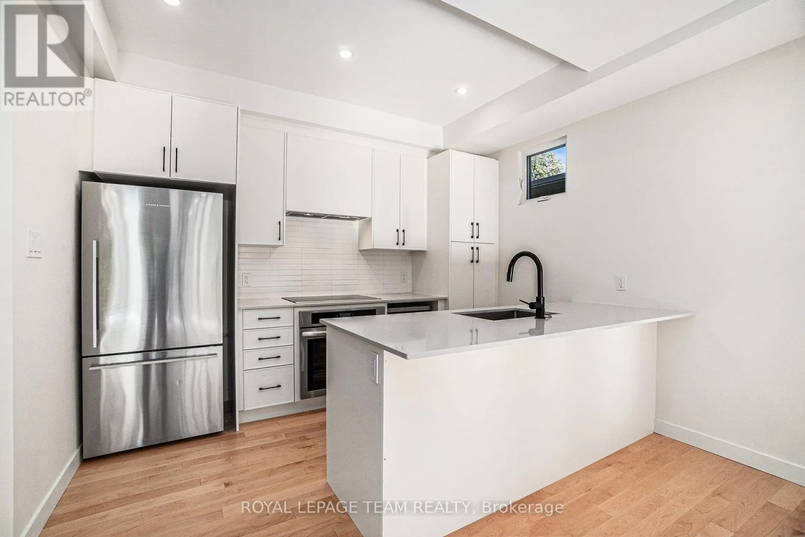 B - 90 HAMILTON AVENUE N