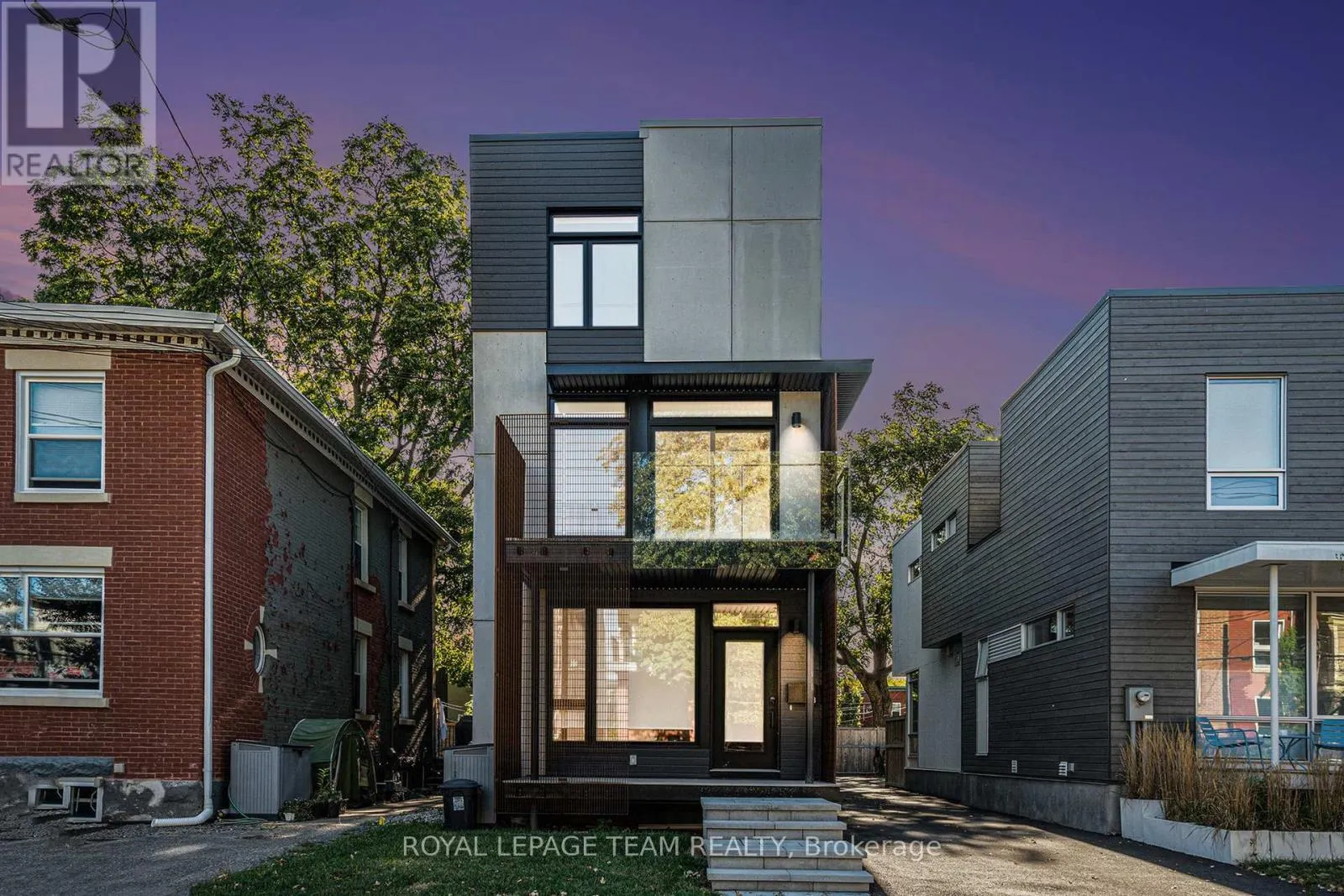 B - 90 HAMILTON AVENUE N