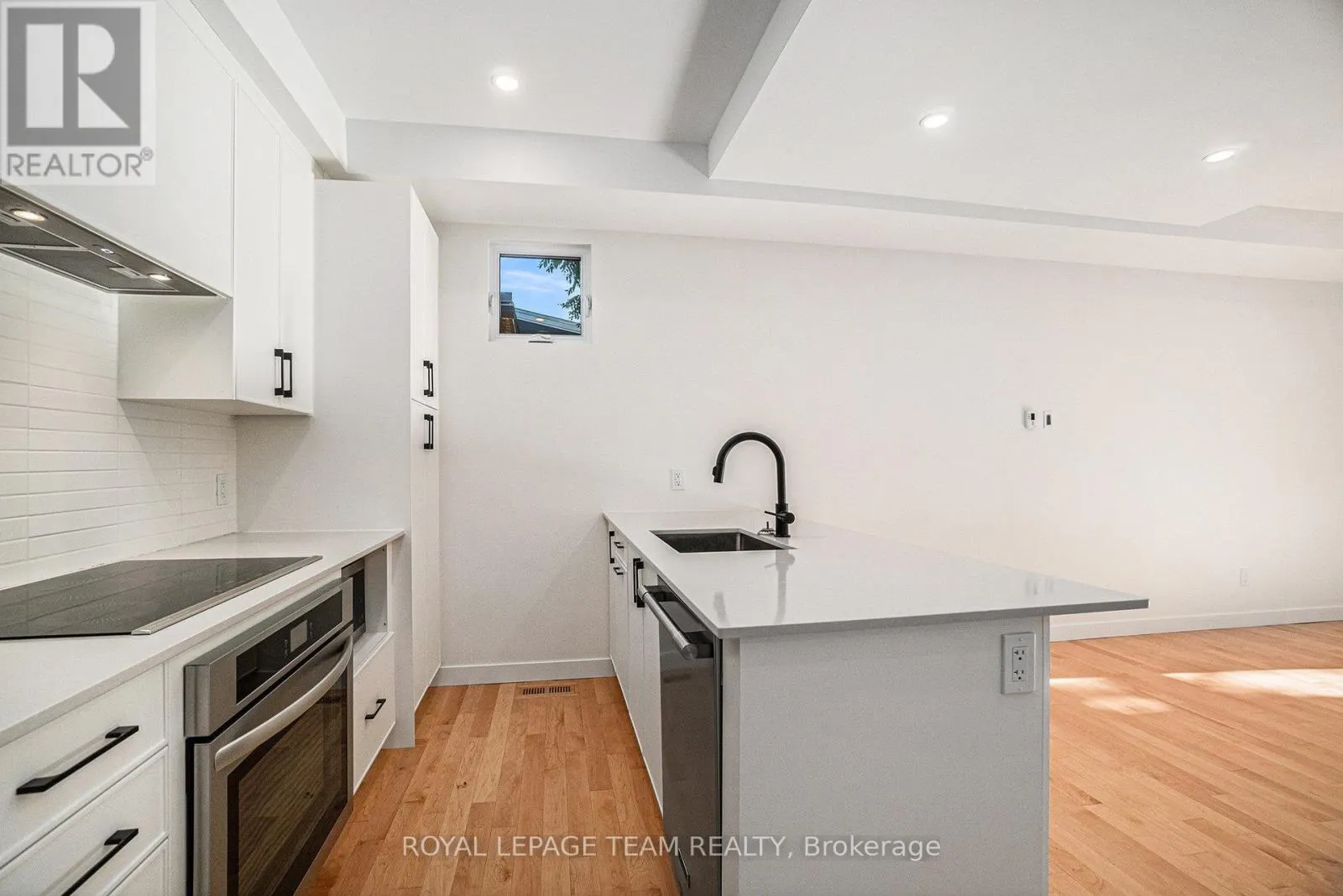 B - 90 HAMILTON AVENUE N