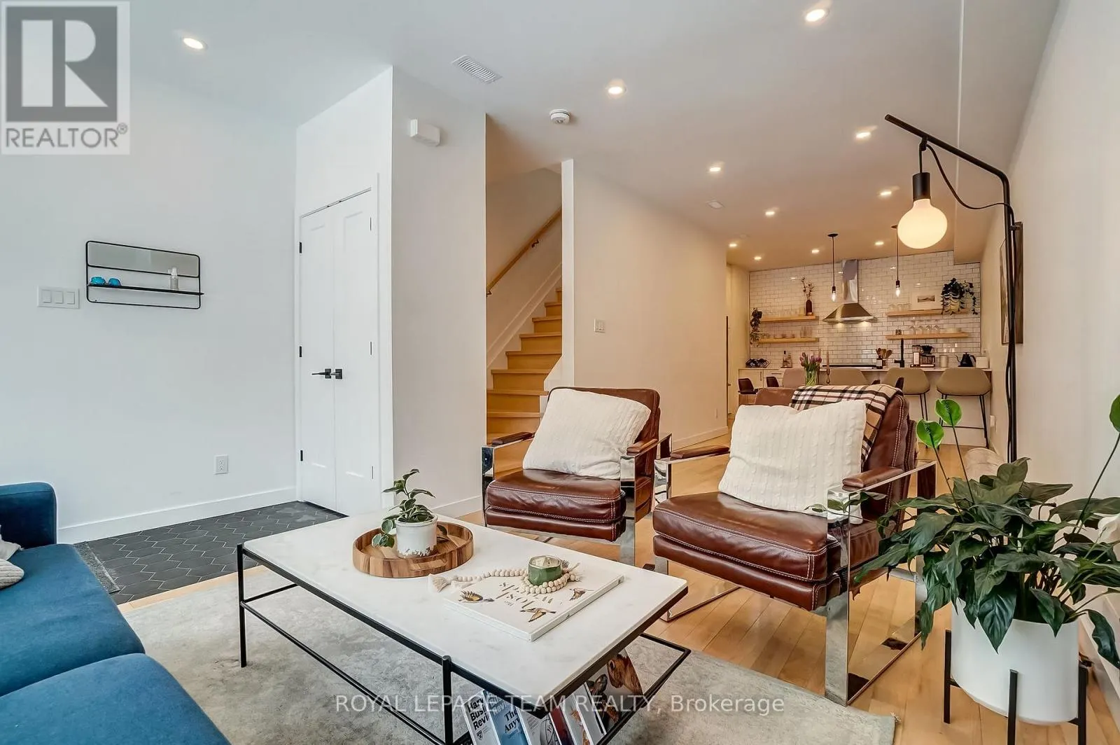 123 CARRUTHERS AVENUE