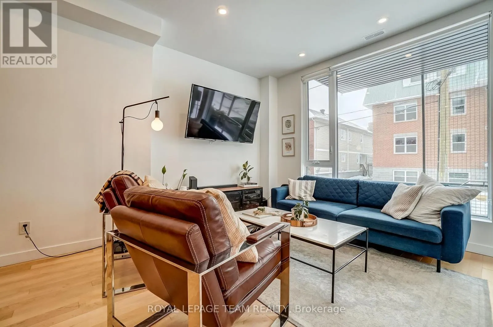 123 CARRUTHERS AVENUE