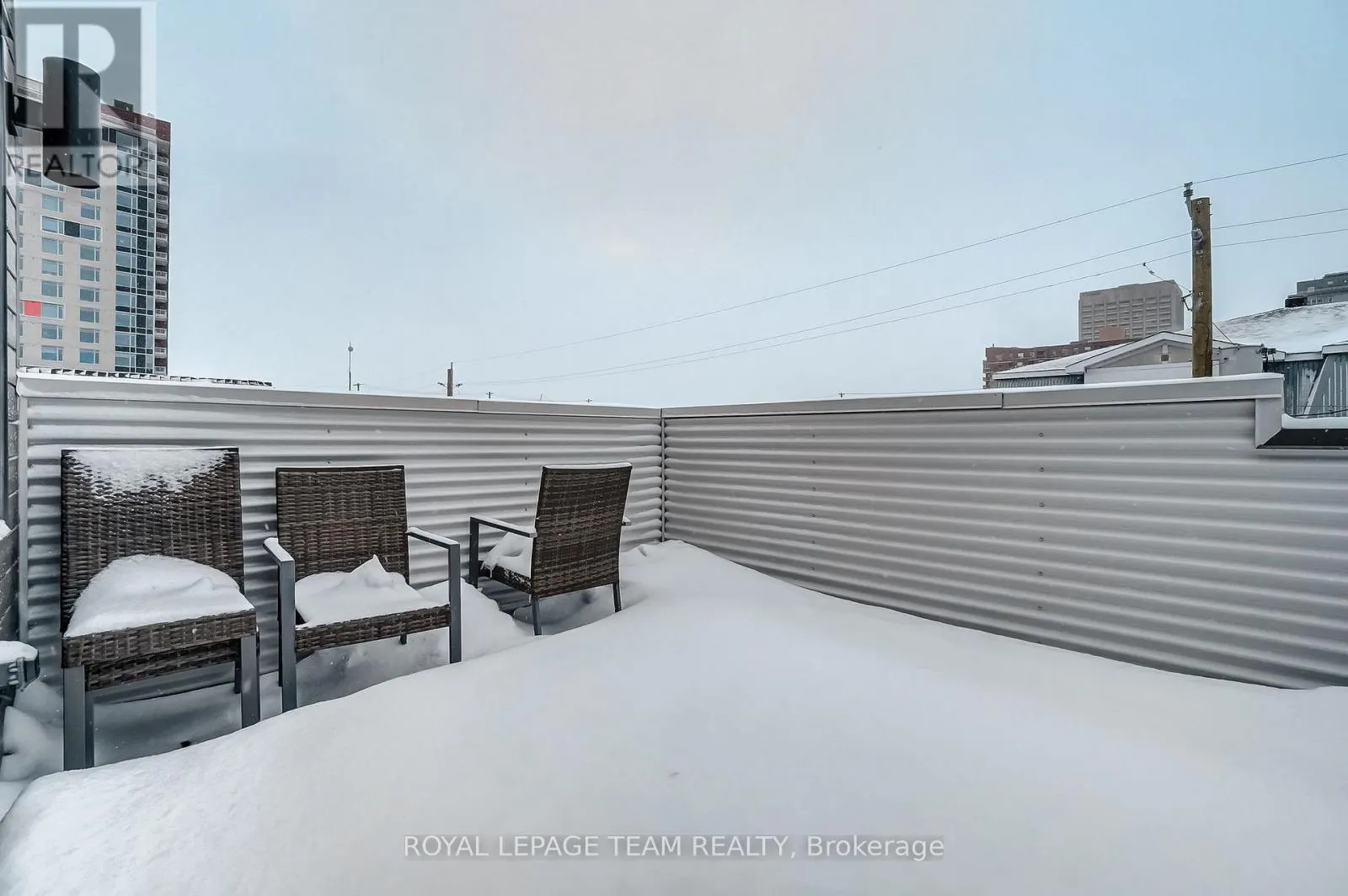 123 CARRUTHERS AVENUE