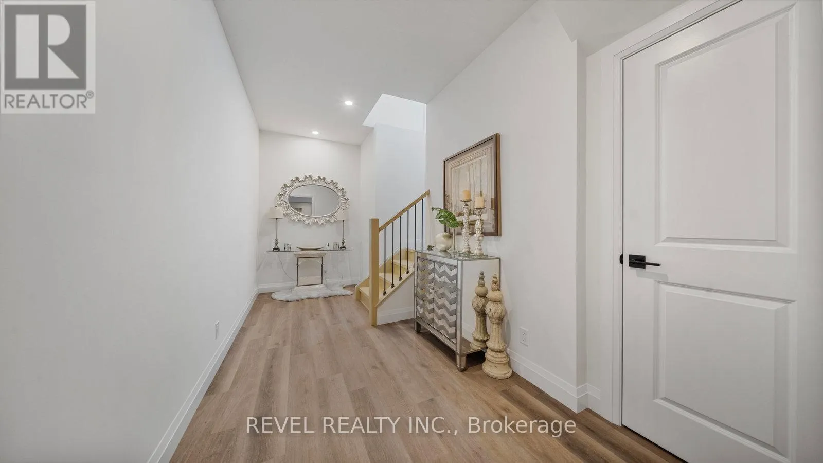 17 - 242 MOUNT PLEASANT STREET