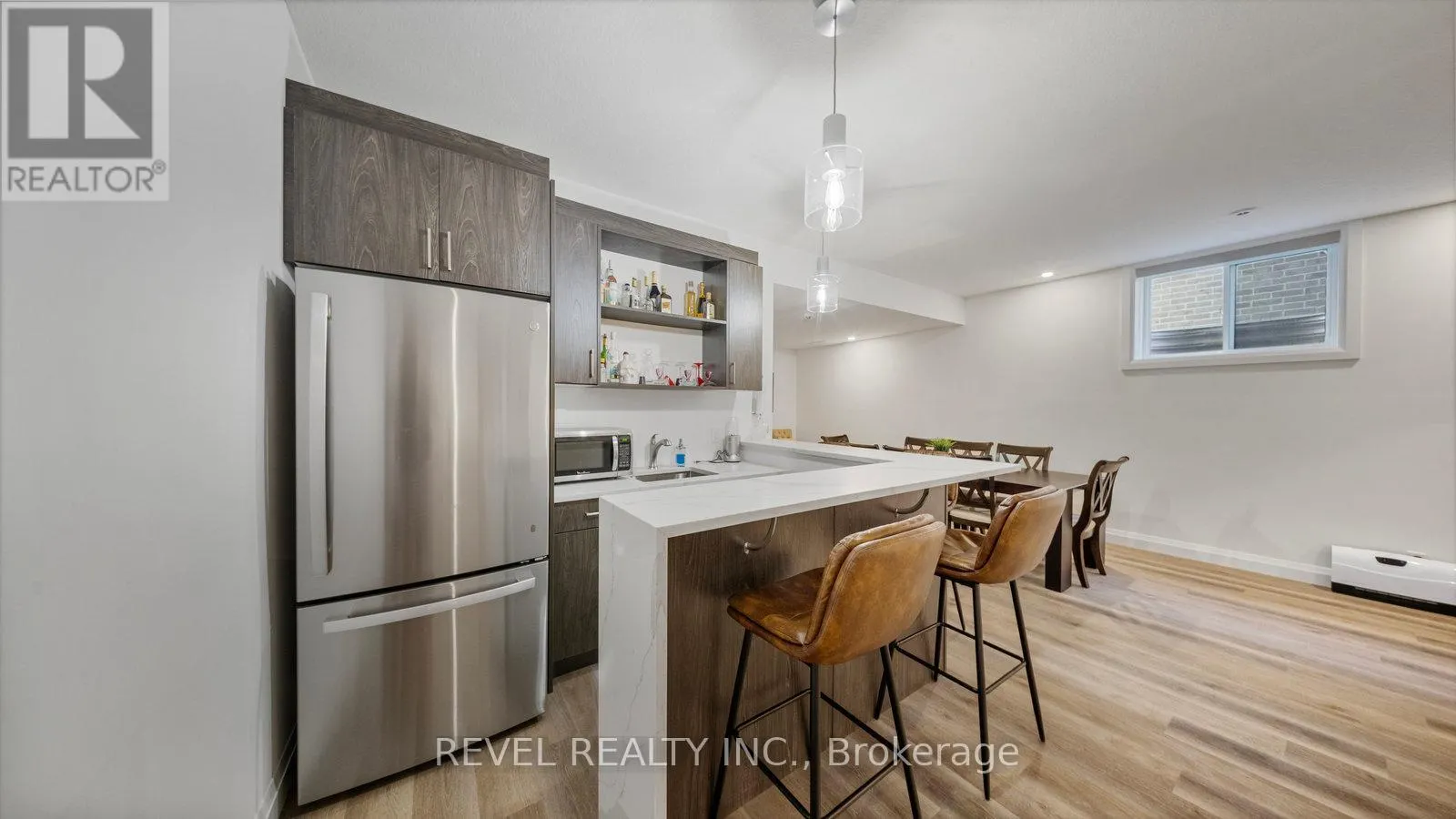 17 - 242 MOUNT PLEASANT STREET
