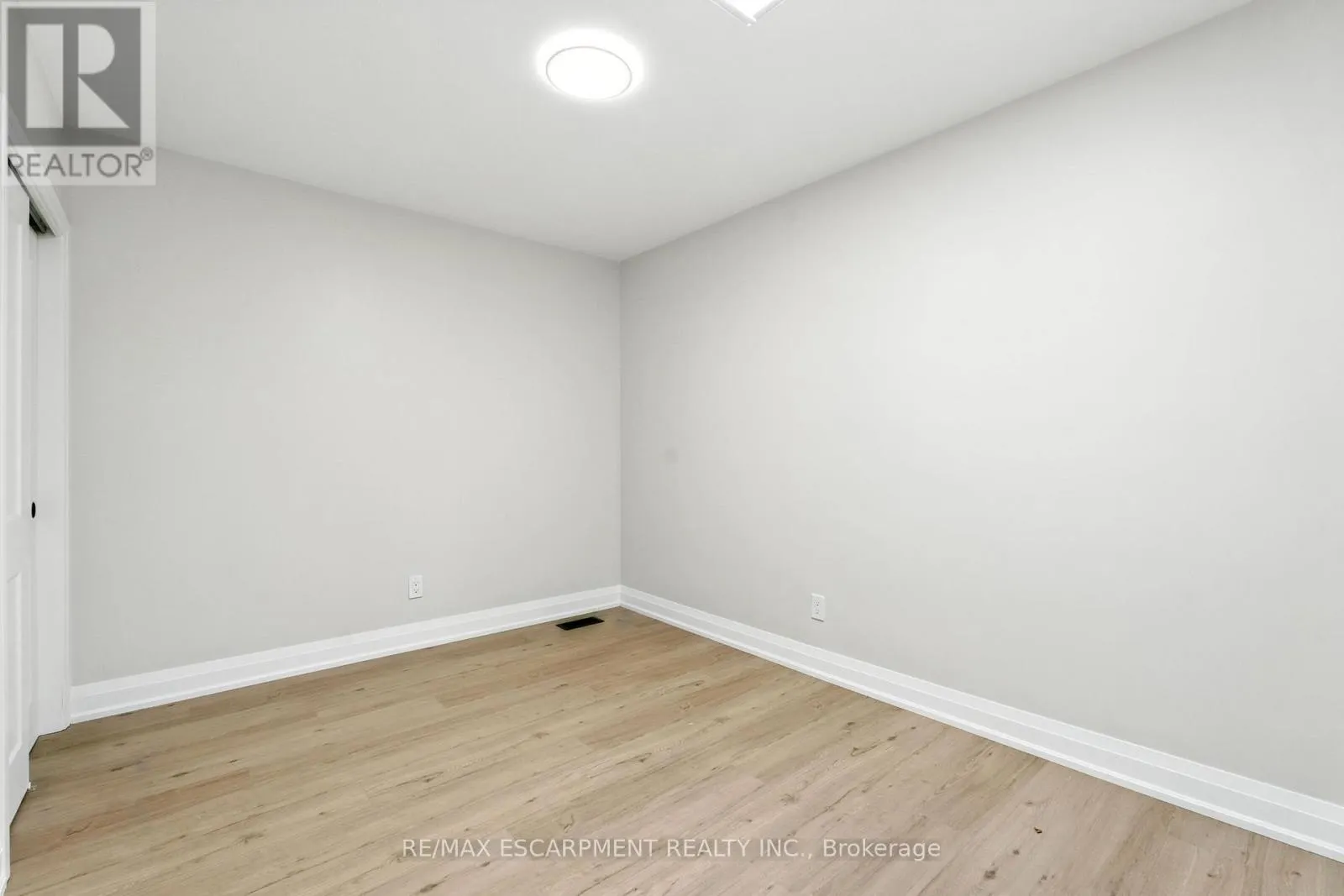 929 UPPER OTTAWA STREET
