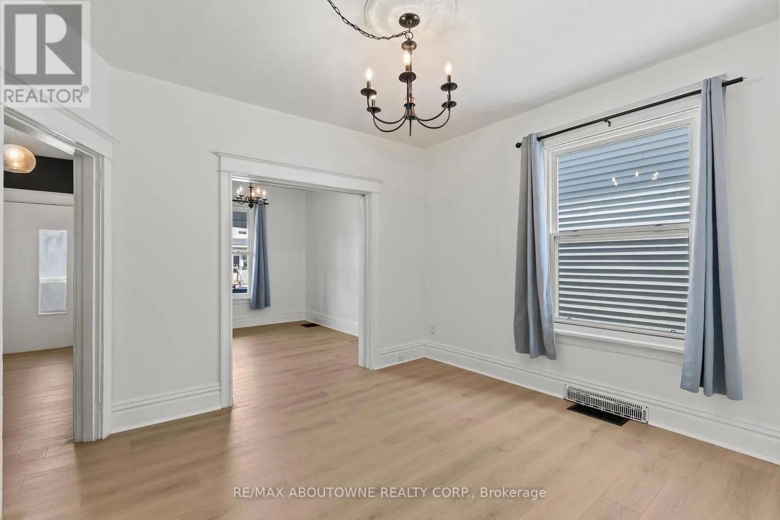26 ROSEMONT AVENUE
