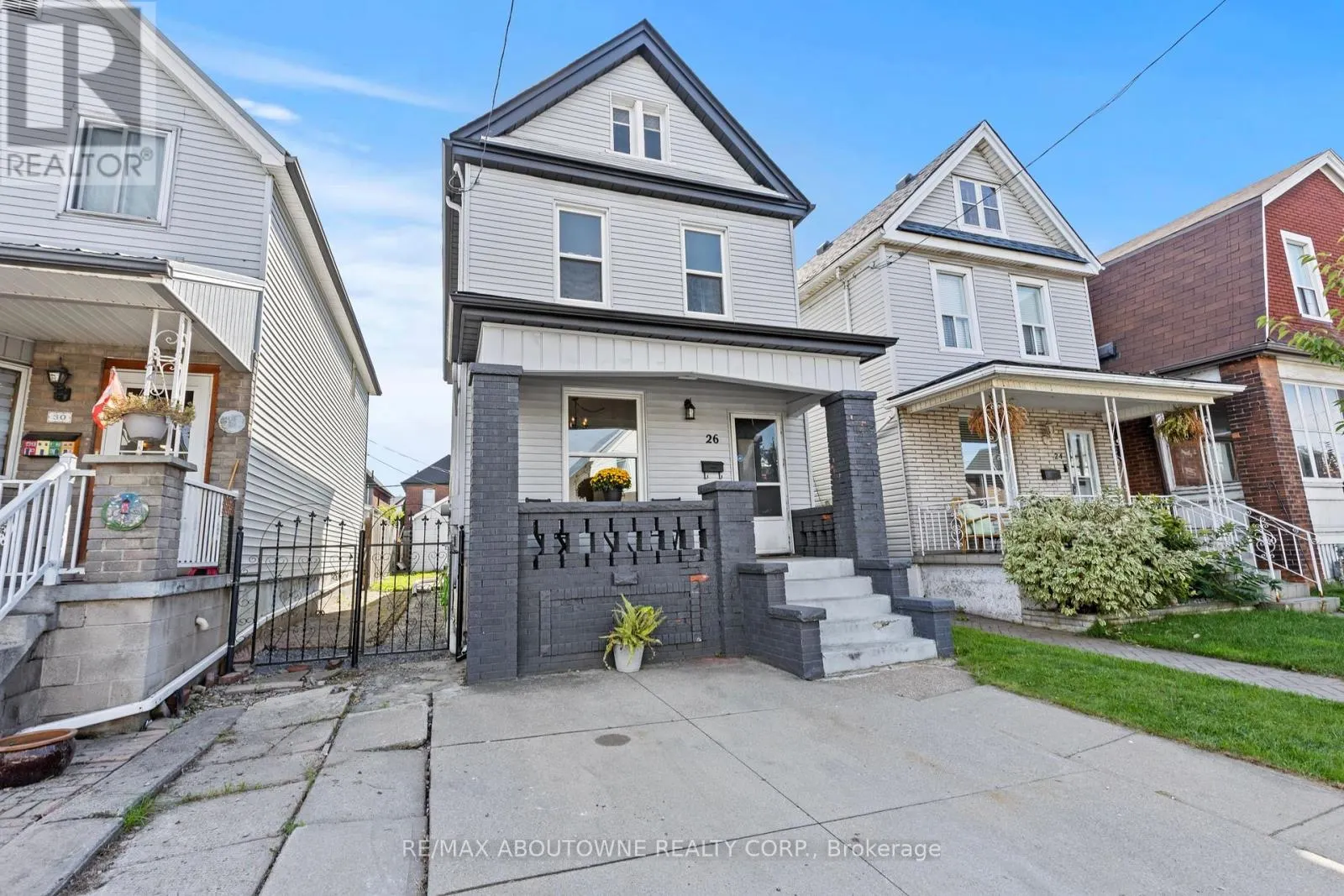 26 ROSEMONT AVENUE