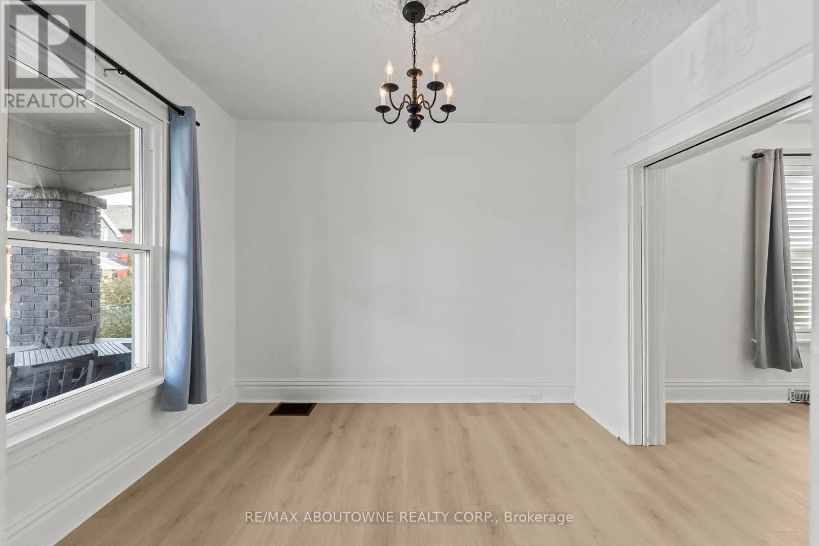 26 ROSEMONT AVENUE