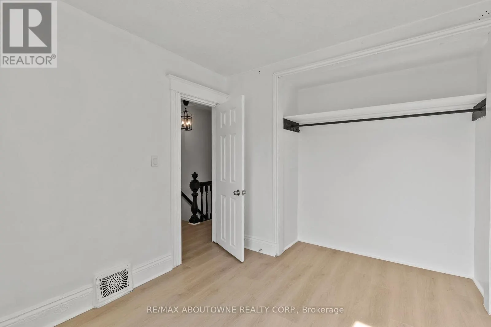 26 ROSEMONT AVENUE