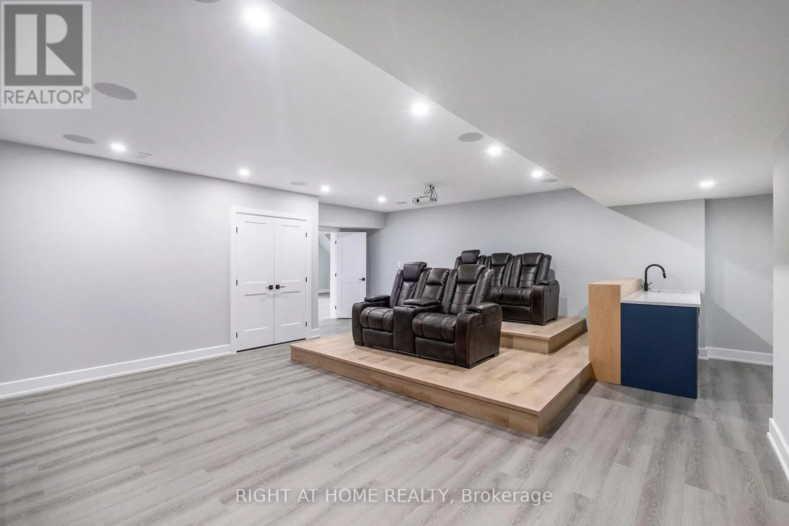 5046 GREEN LINKS WAY